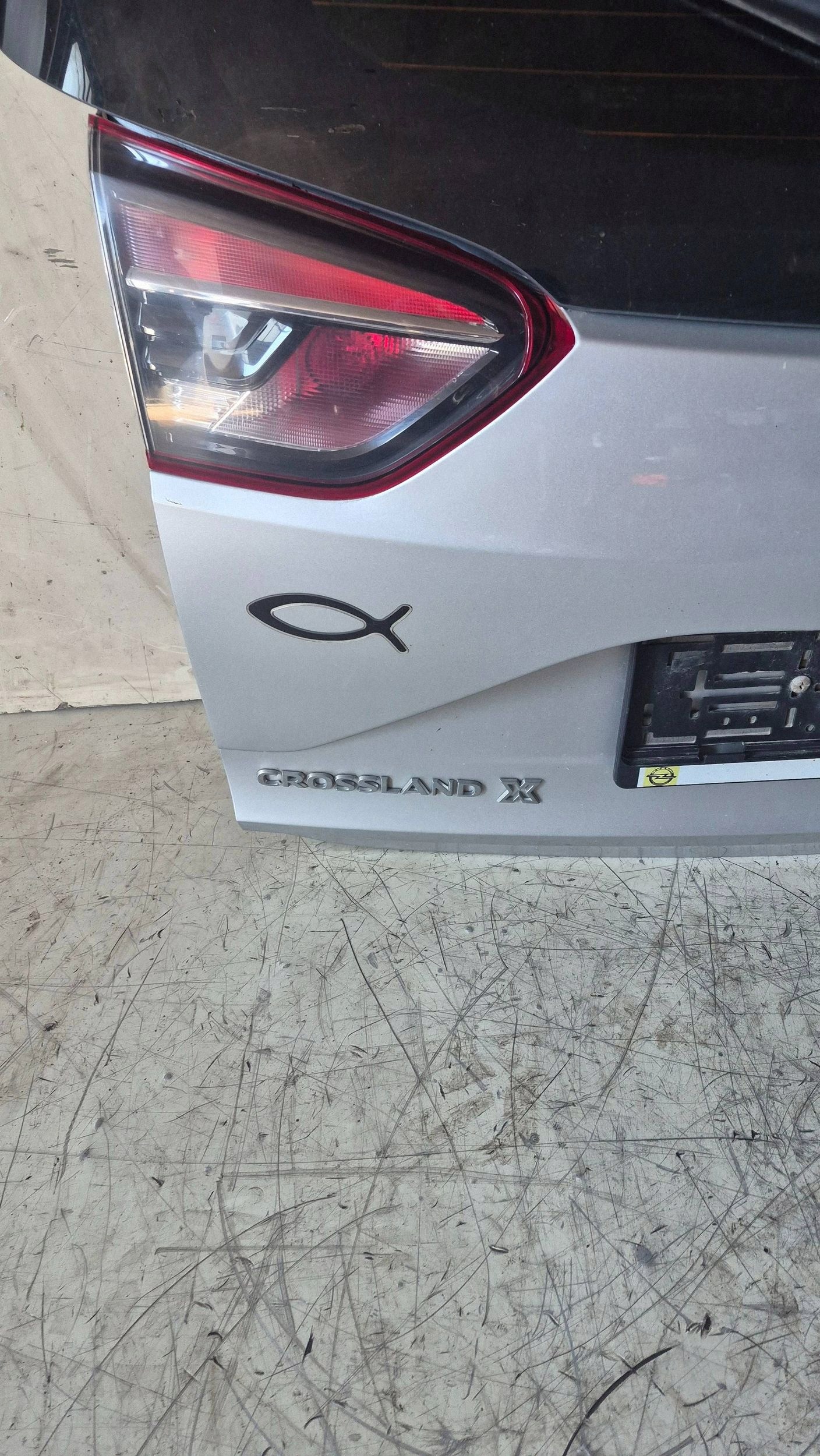 Takaluukku Opel Crossland X 2017 Z176