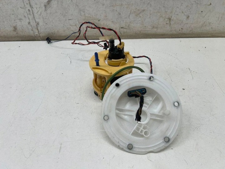 MERCEDES W172 2.2CDI Fuel Pump A2044700438