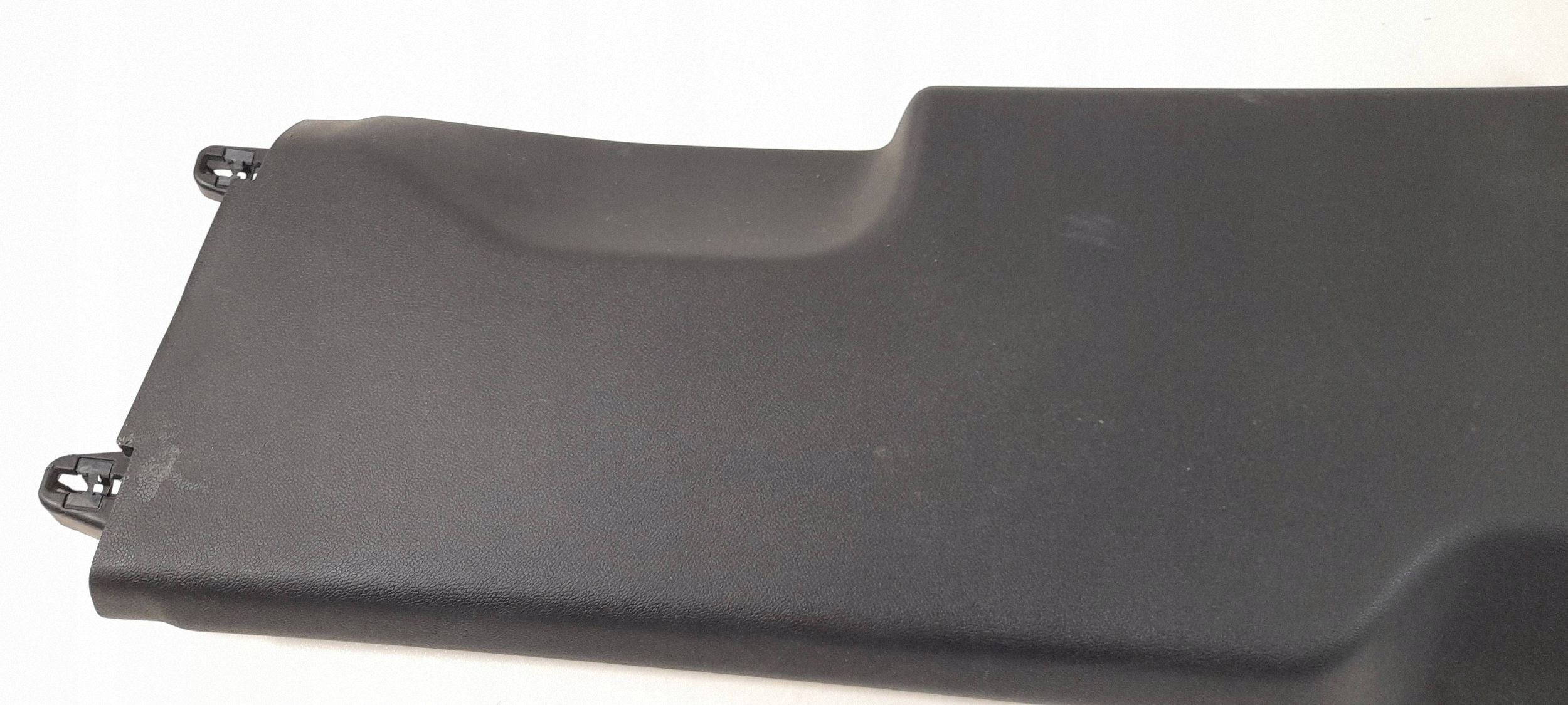 B-pilarin alaosa vasen Porsche Cayenne 760867291C