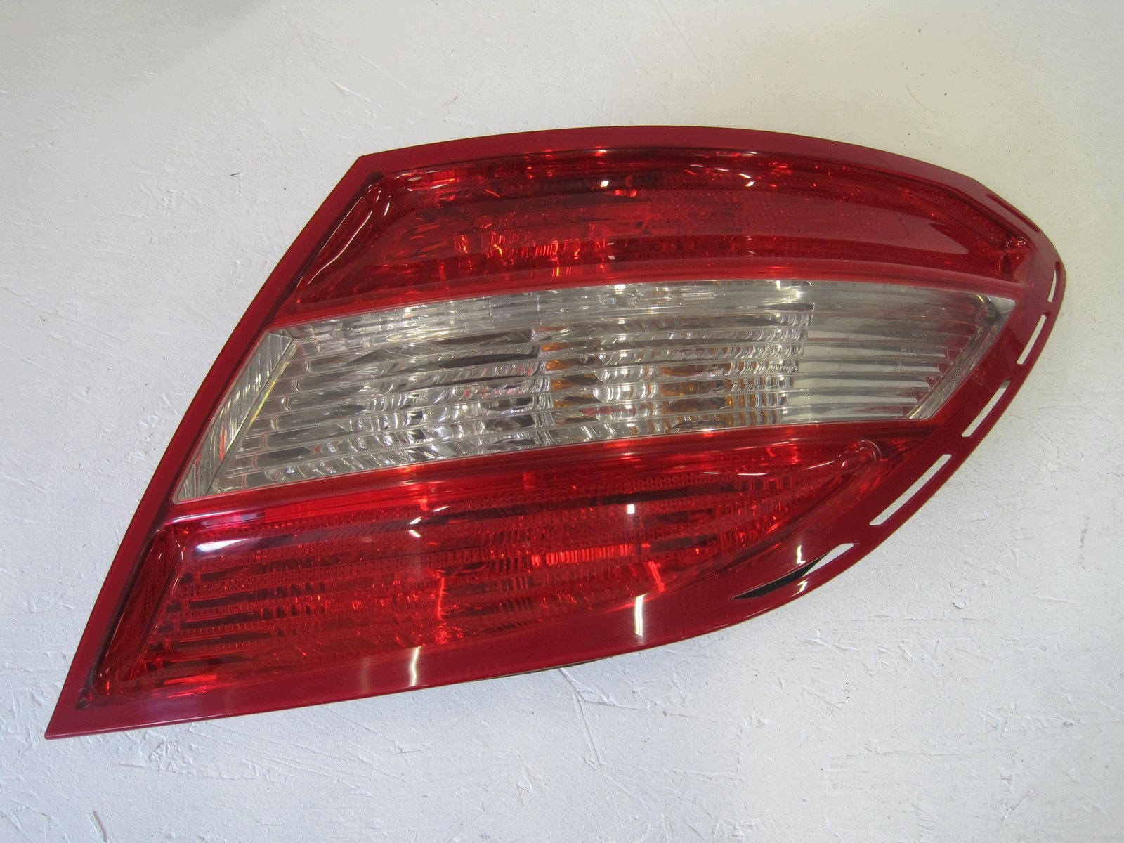Luz trasera derecha Mercedes Clase C 204 image 2