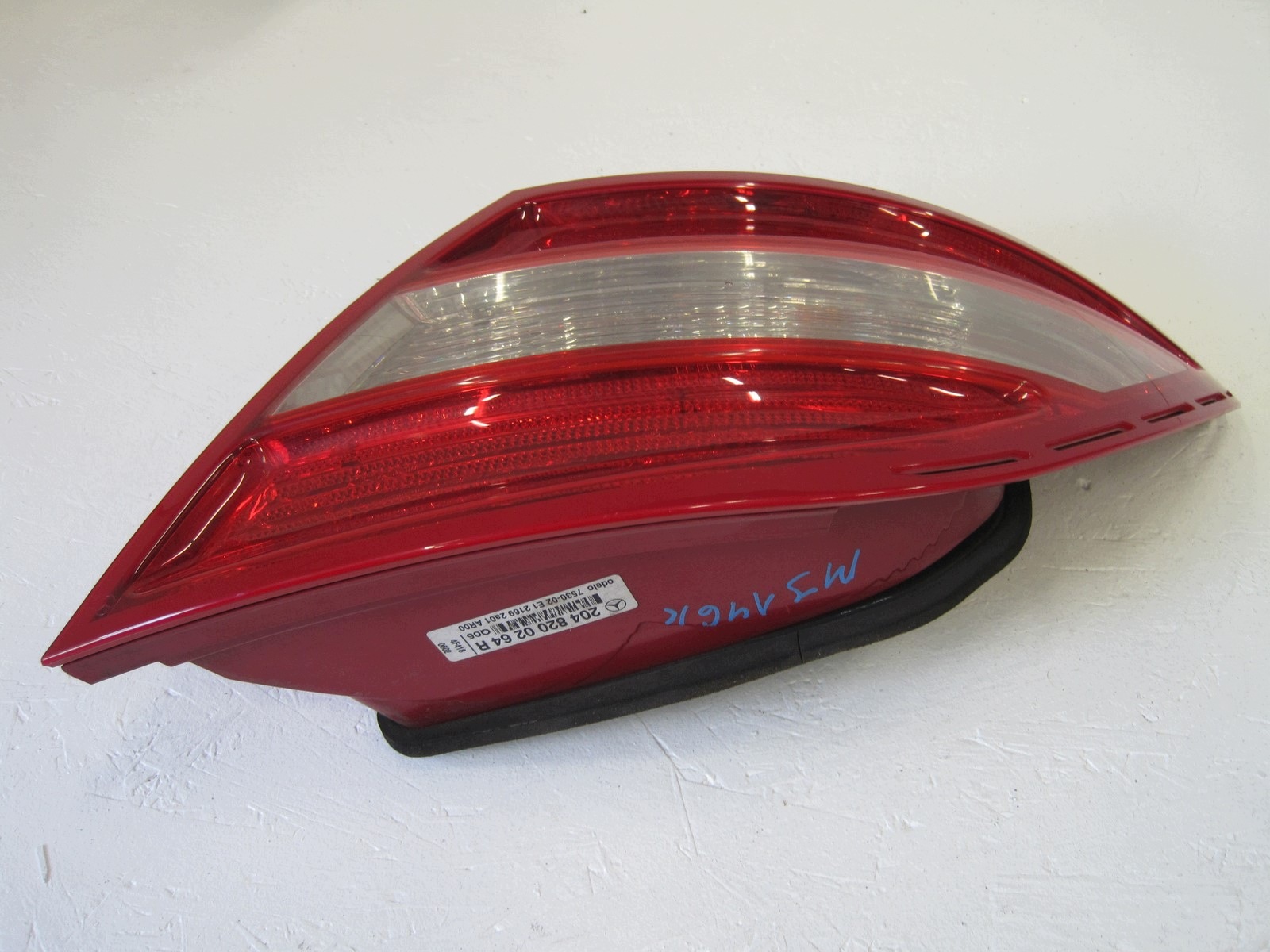 Takavalojen oikea Mercedes C-sarja W204
