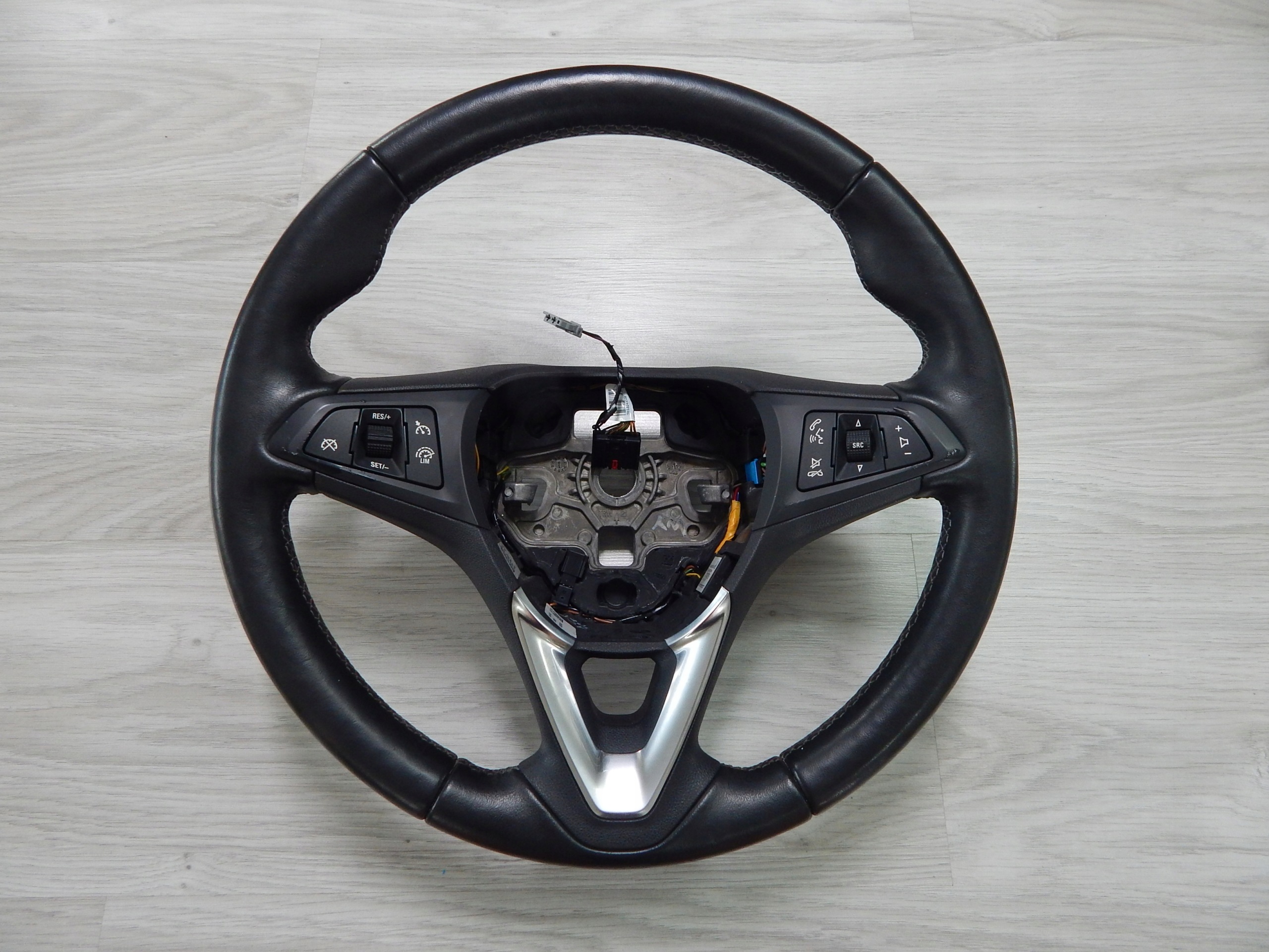 Opel Corsa E - handlebar heated leather tempoma oryg image 2