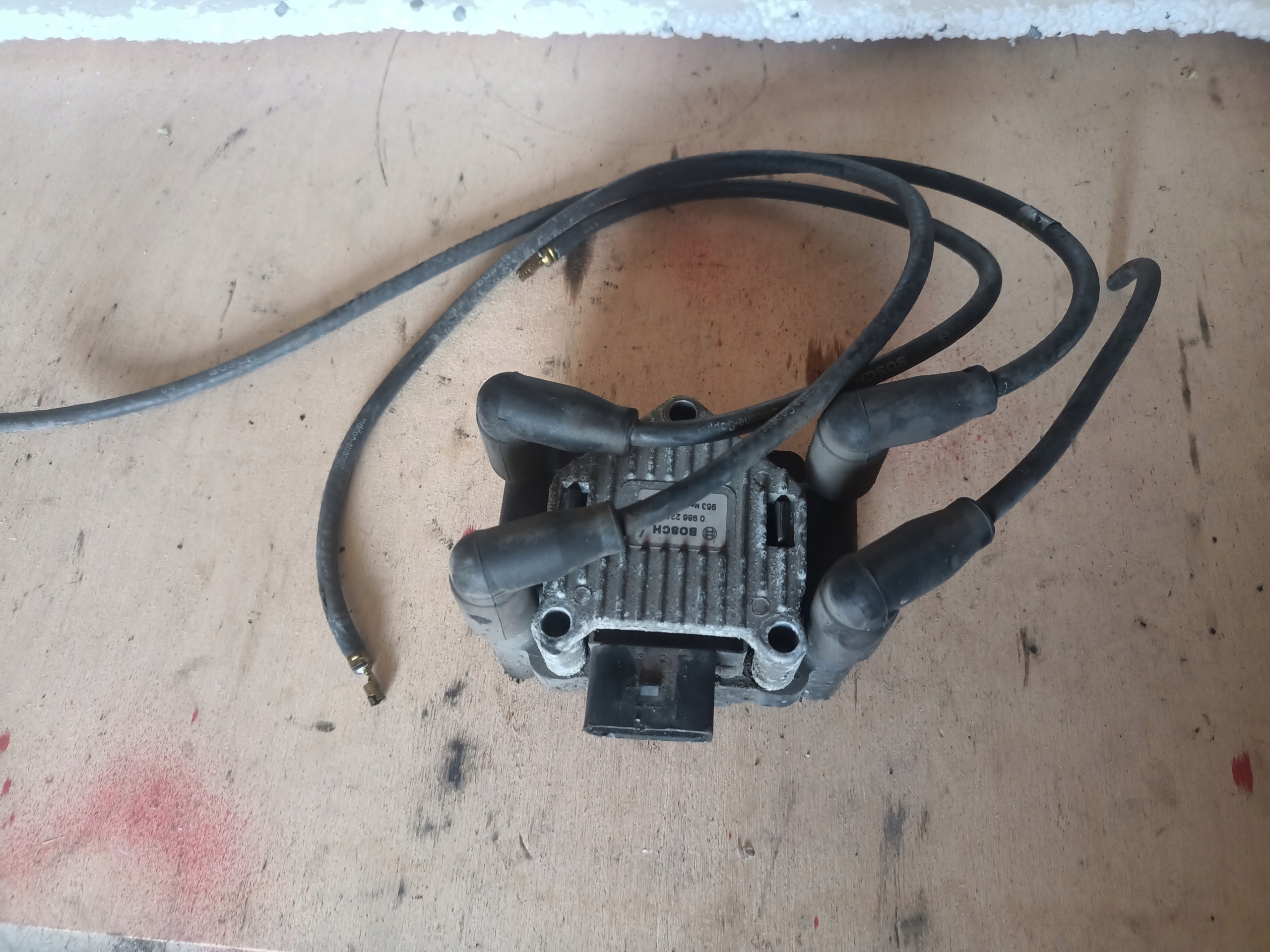 Bobine d'allumage VW OE 0986221048 image 2