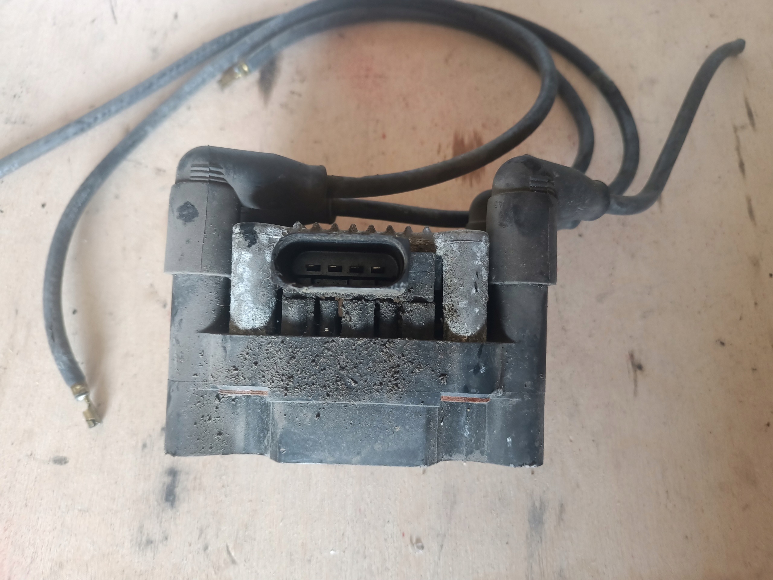 Sytytyspuola Volkswagen OE 0986221048