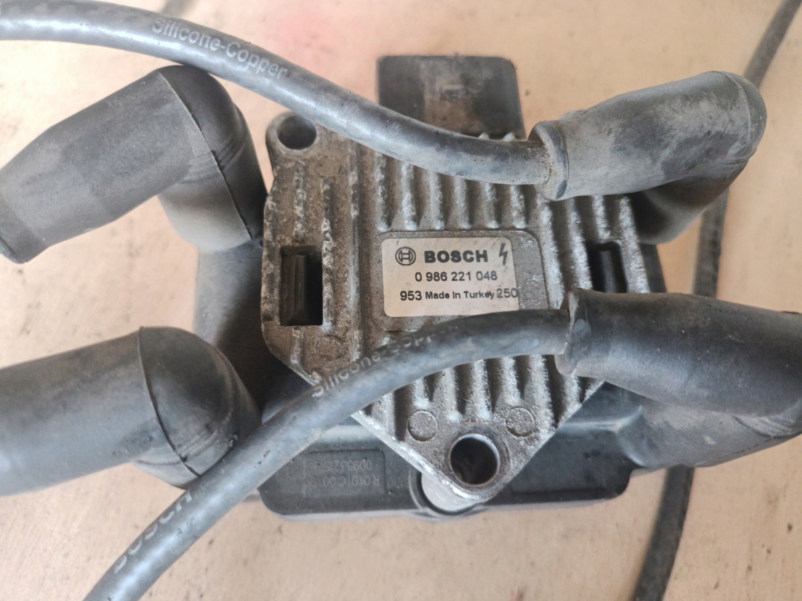 Bobine d'allumage VW OE 0986221048 image 3