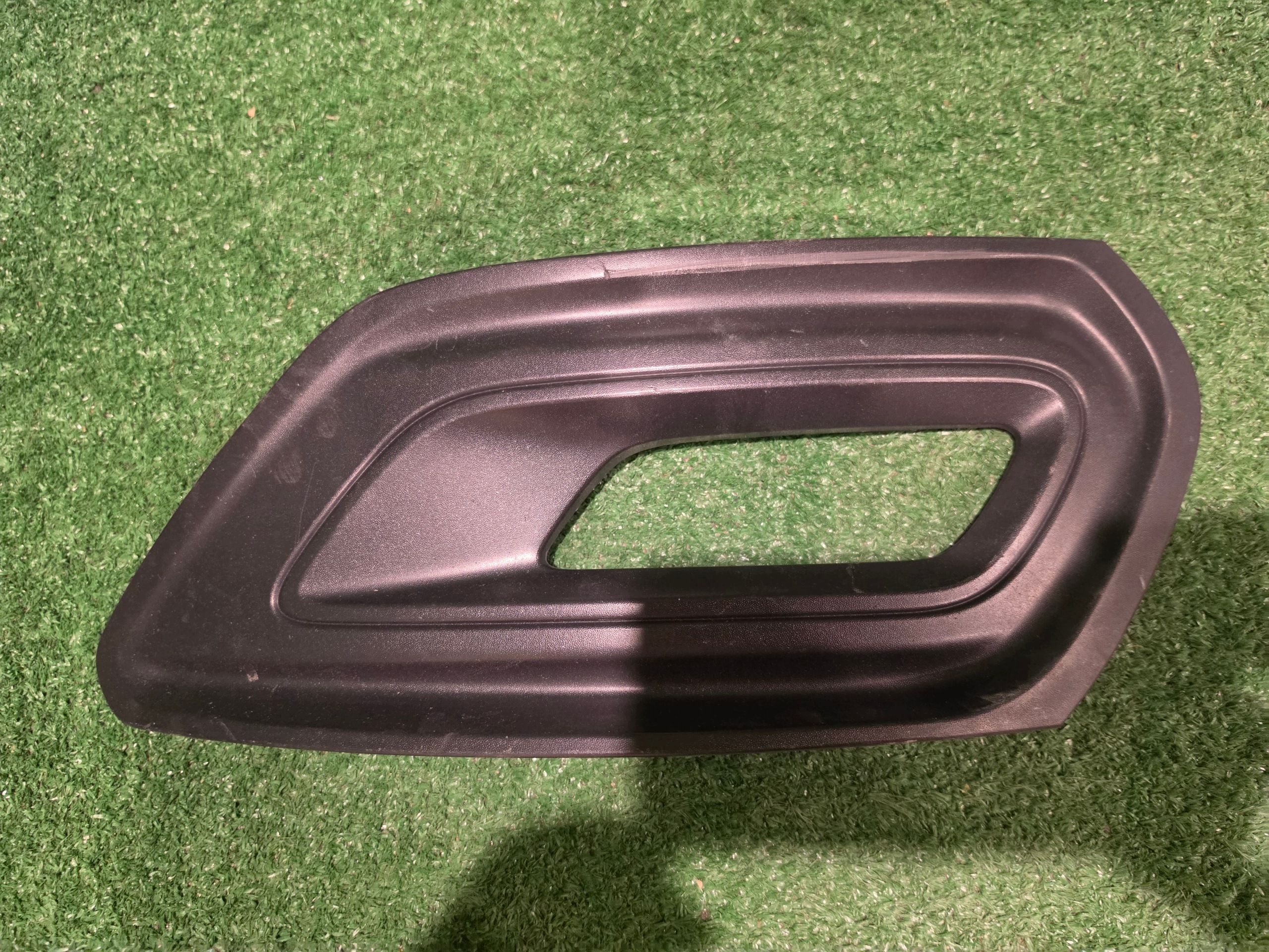 Ford JK21-R19952-BE Front Bumper Grille image 2