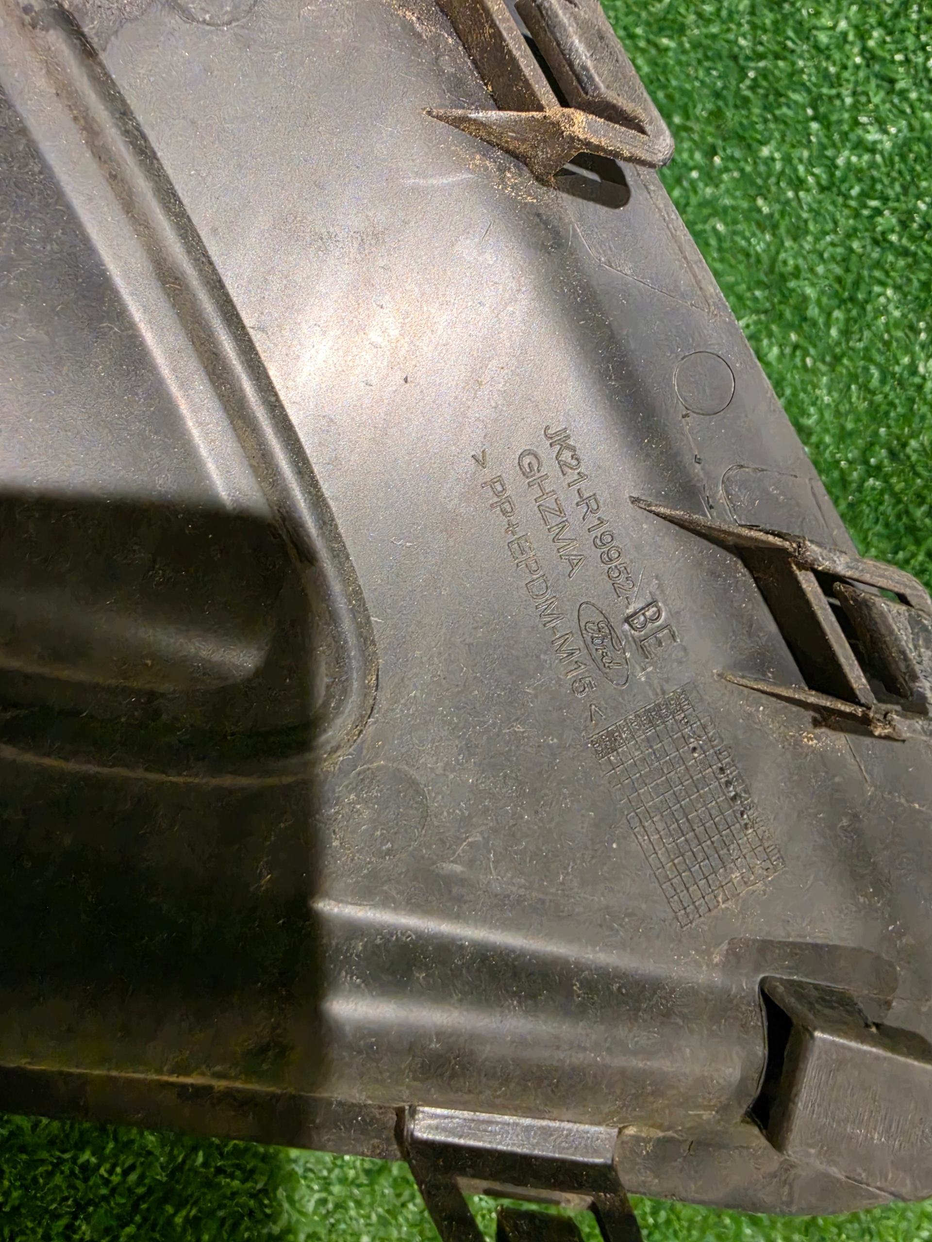 Ford JK21-R19952-BE Front Bumper Grille image 4