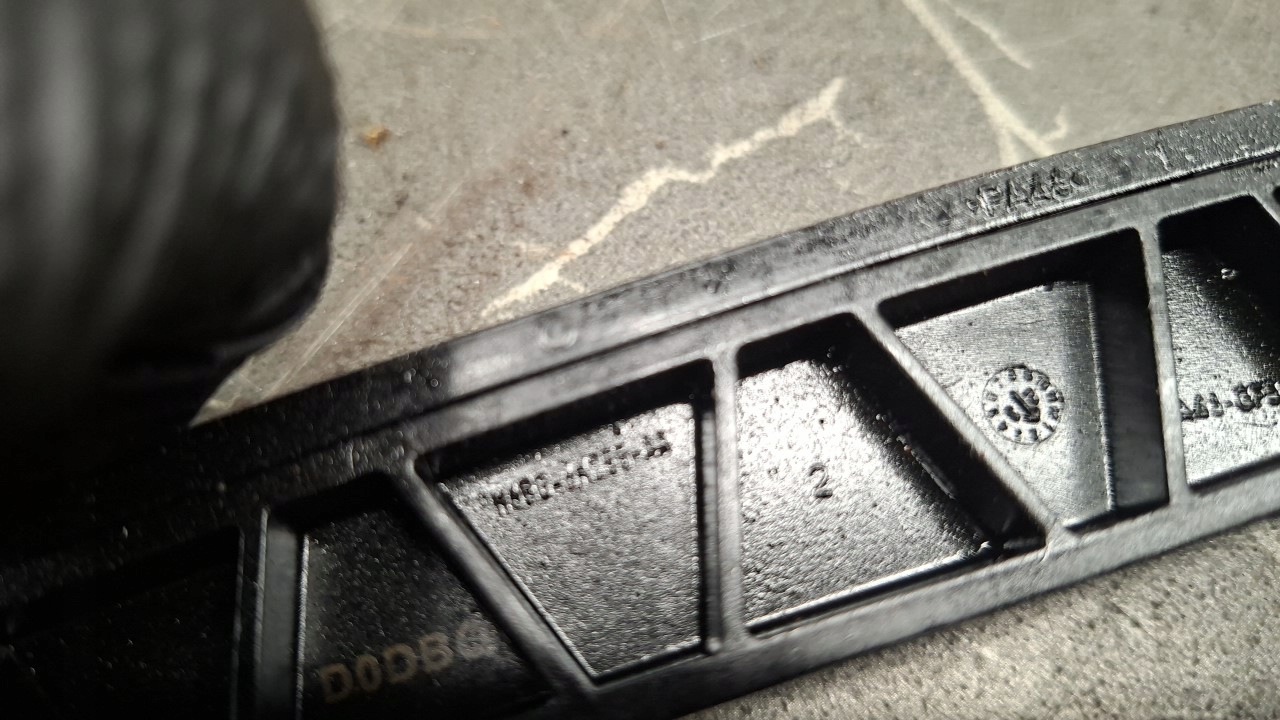 Timing Chain Guide Slider Used H6BG-6K255-AA image 3
