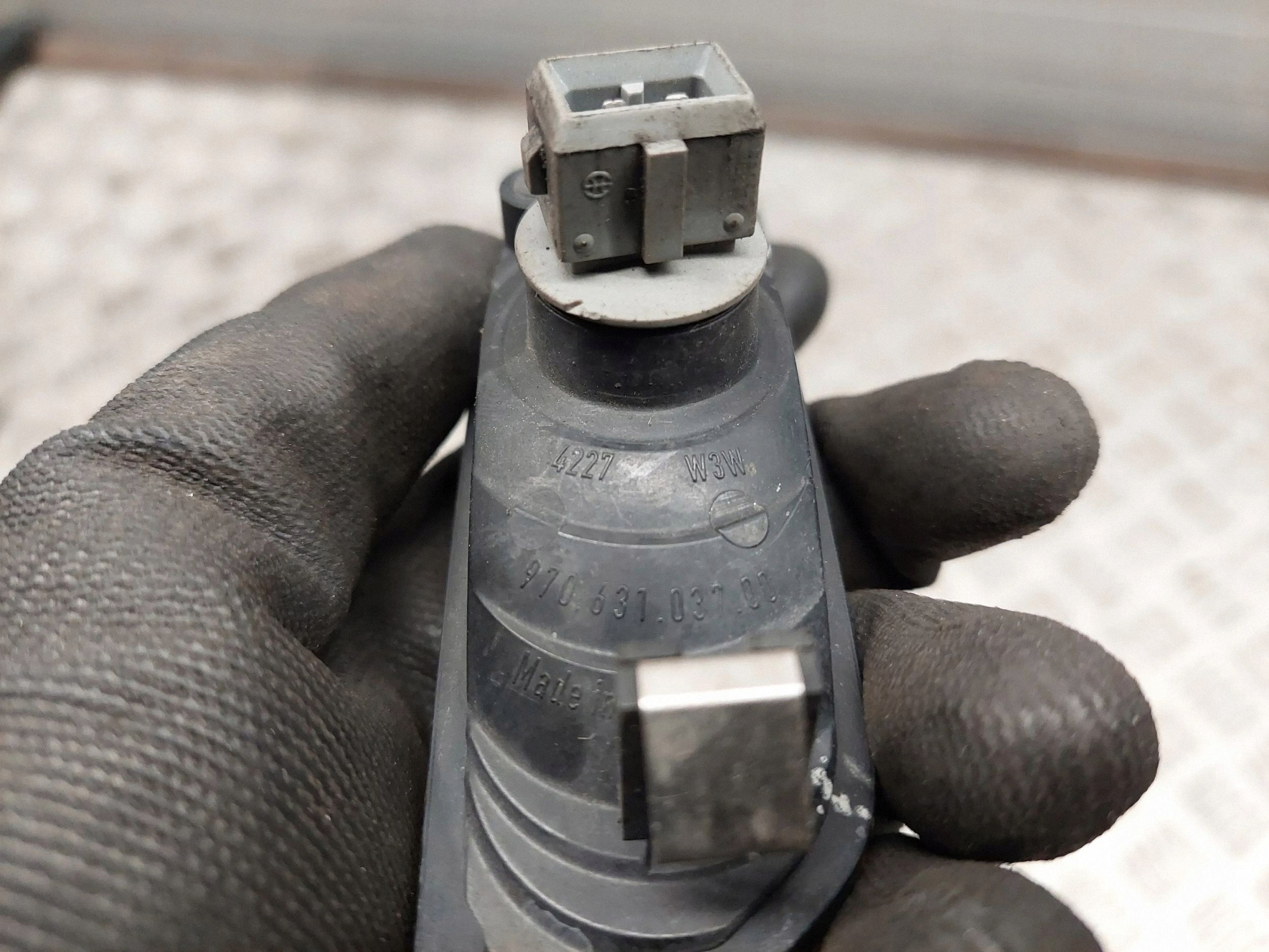 Porsche Panamera (970) 97063103700 Front side left direction indicator