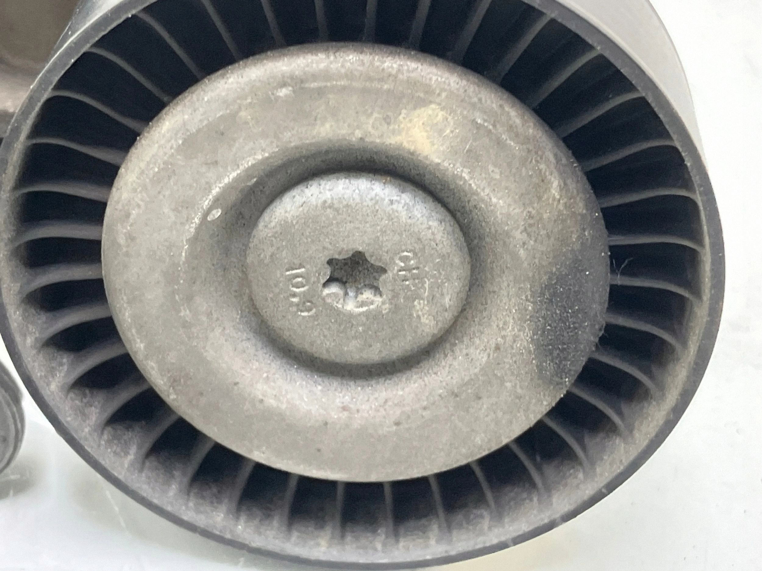 Skoda Octavia Mk2 (1Z) Spannrolle Keilrippenriemen 950371
