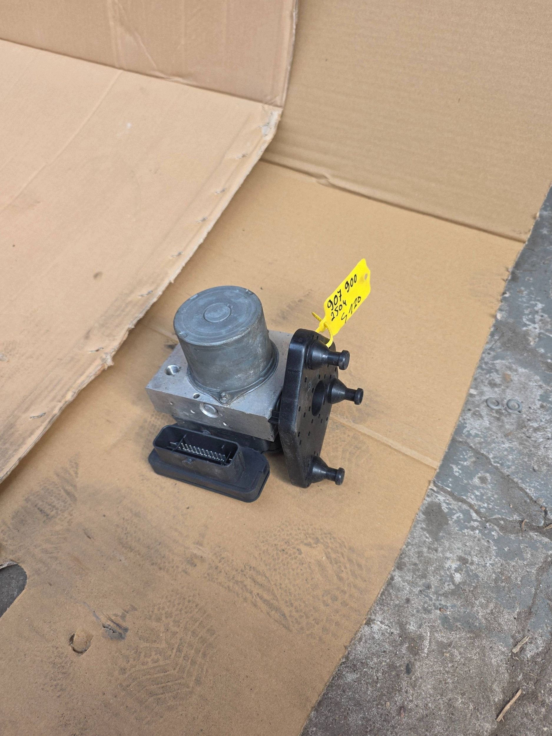 Pompa ABS Mercedes Sprinter 3.0 2020 A9079002504 image 2