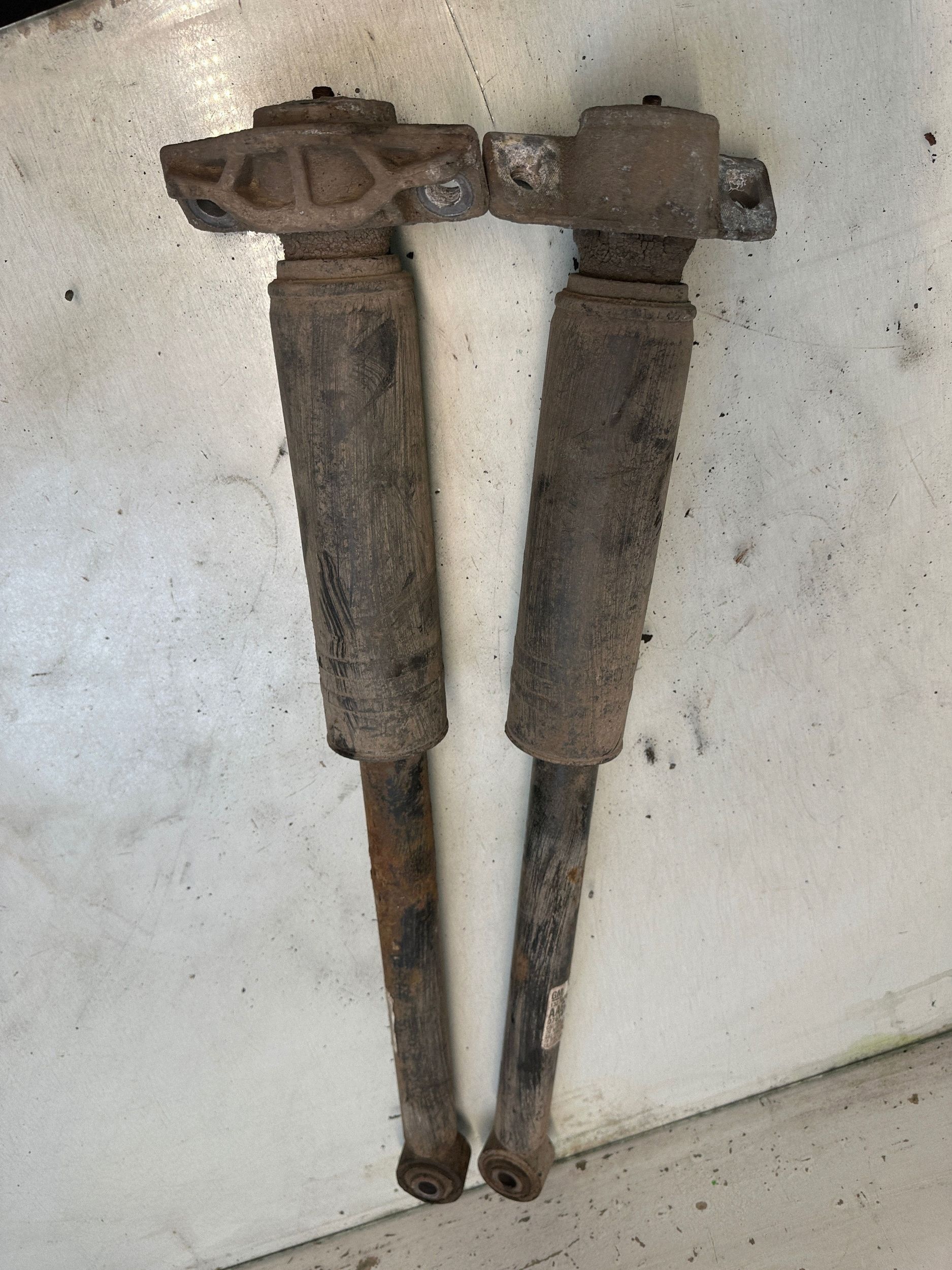 Amortecedor Traseiro Opel Astra J OEM 31223 Usado