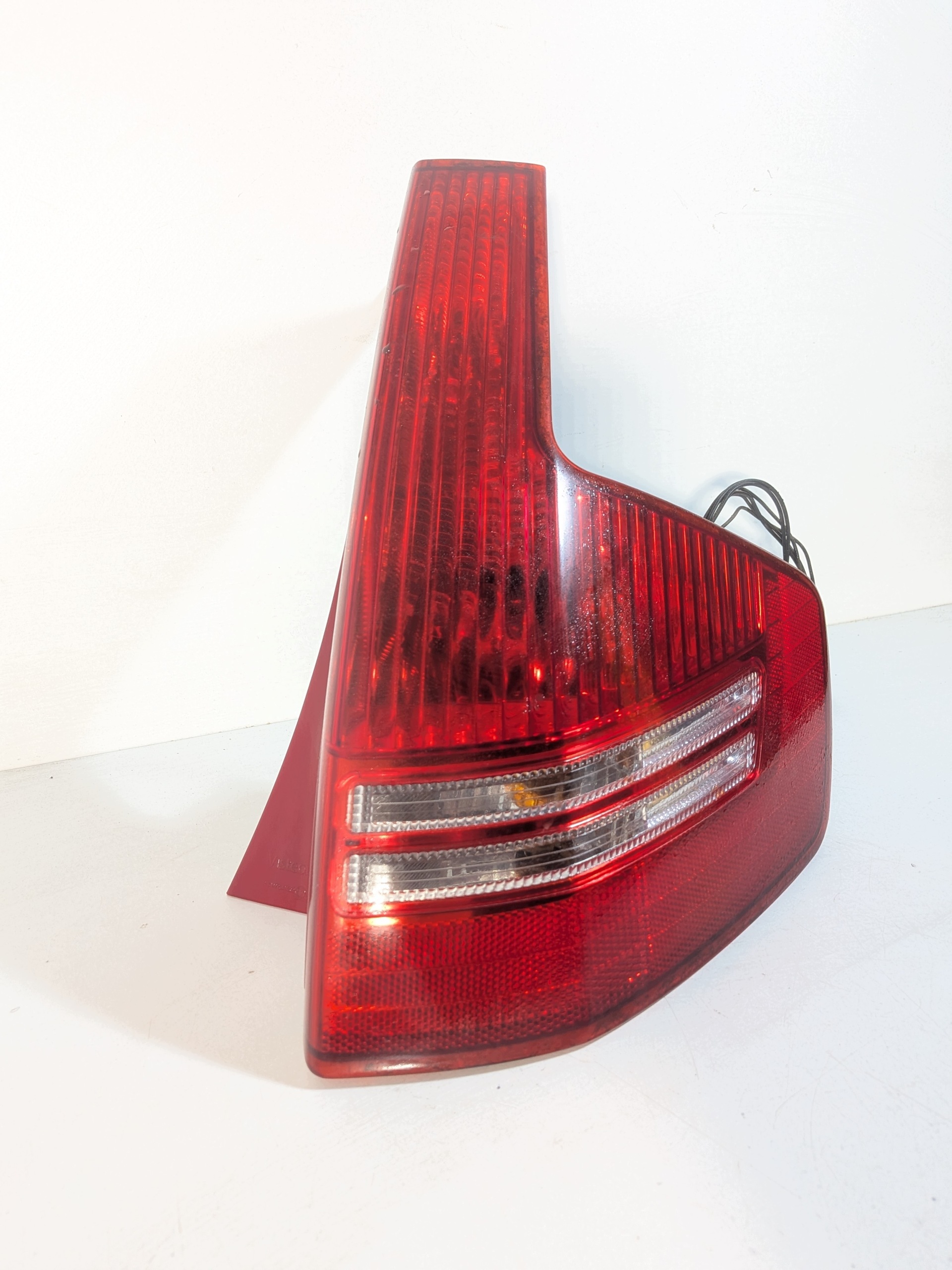 Takavalojen vasen osa Citroen C4 9655863980