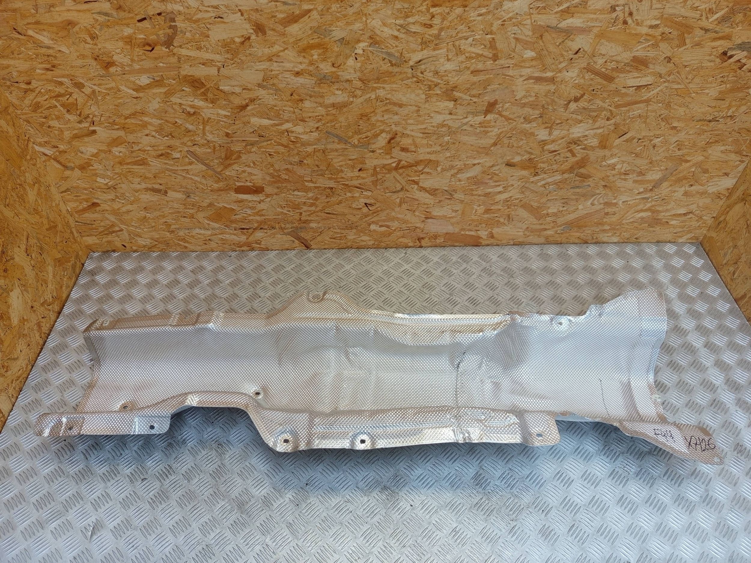 BMW 7436582 Lämpösuoja Käytetty