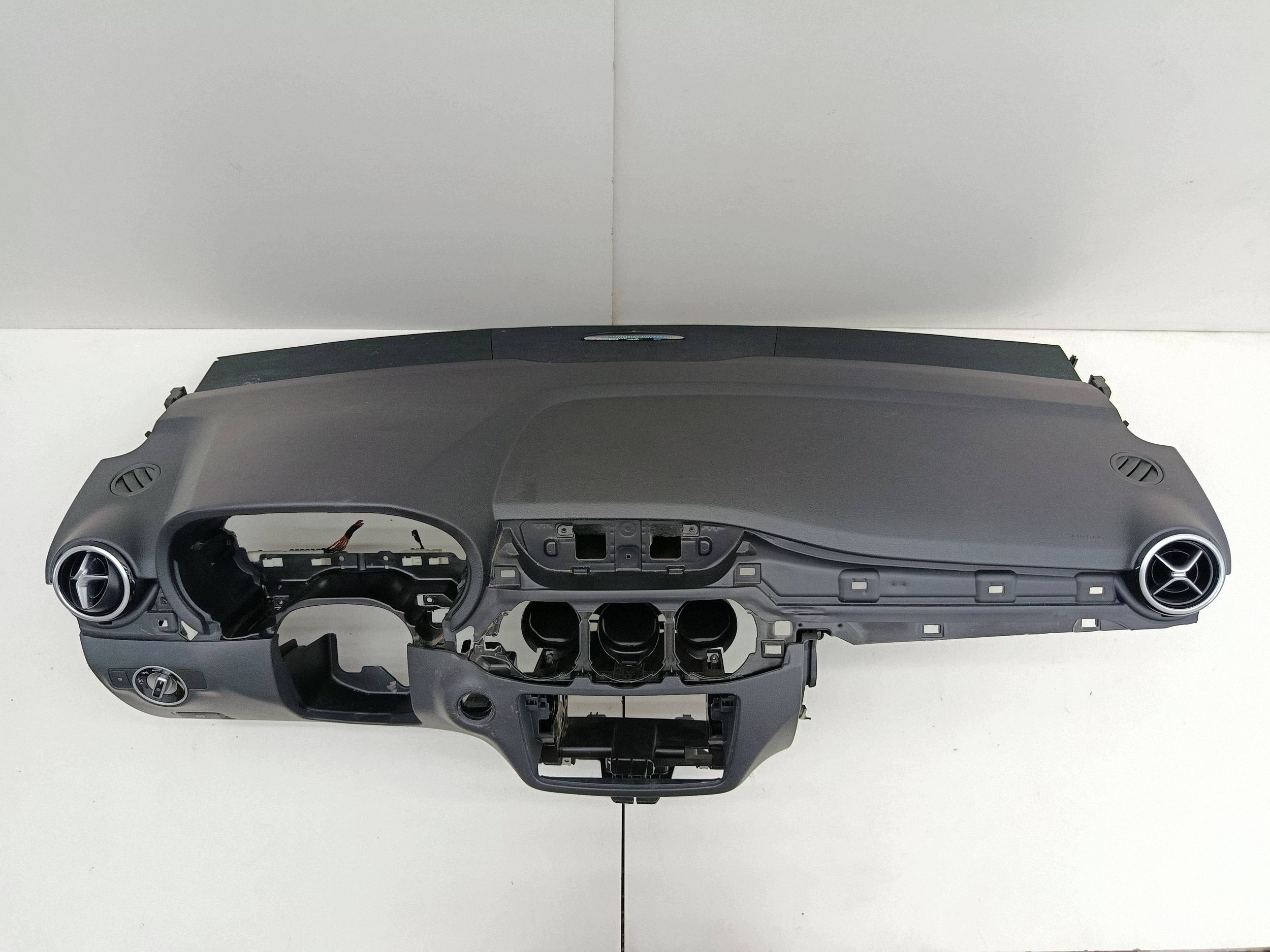 Mercedes W246 Console Tableau de Bord Europe image 7
