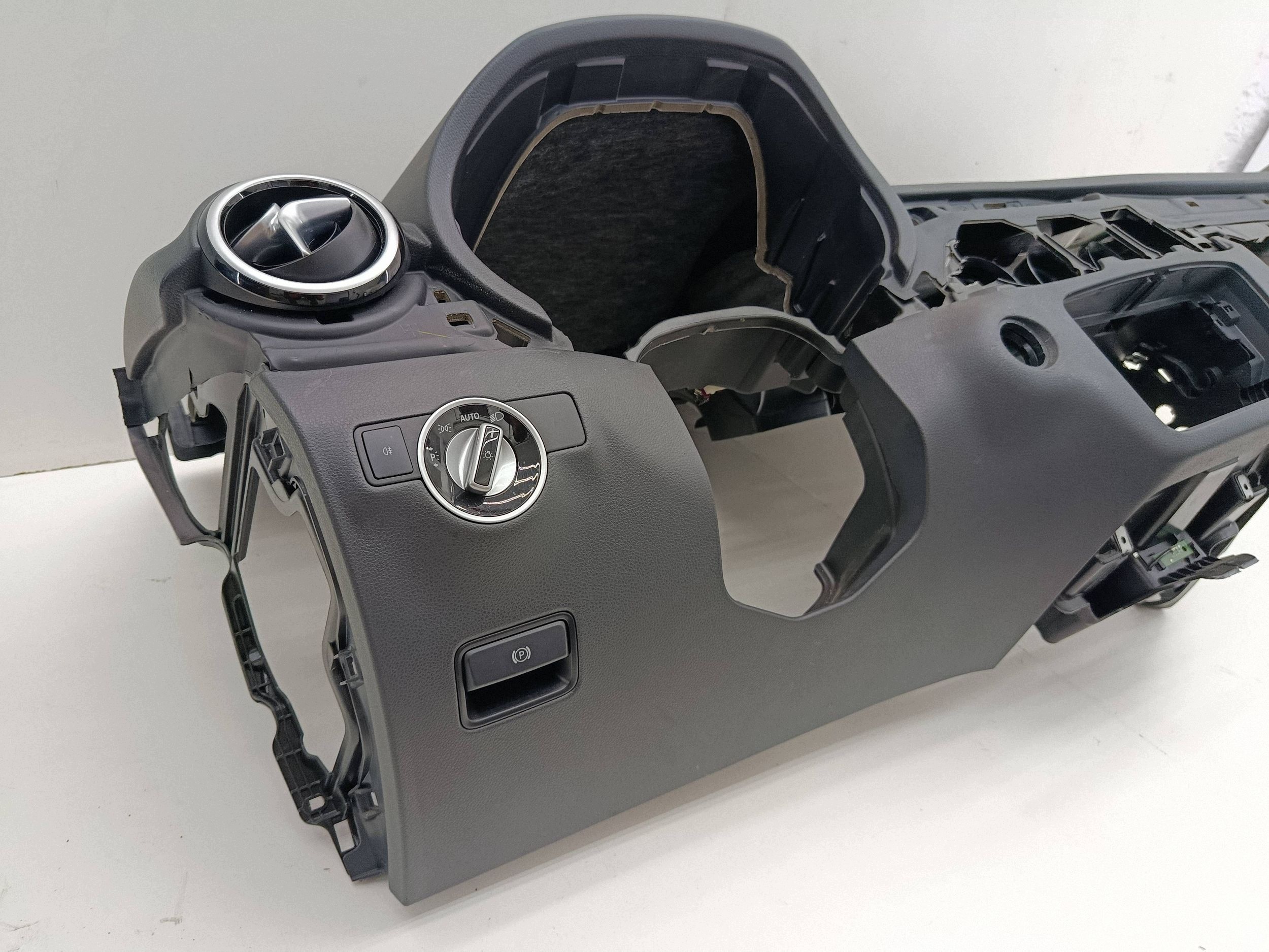 Mercedes W246 Console Tableau de Bord Europe image 8