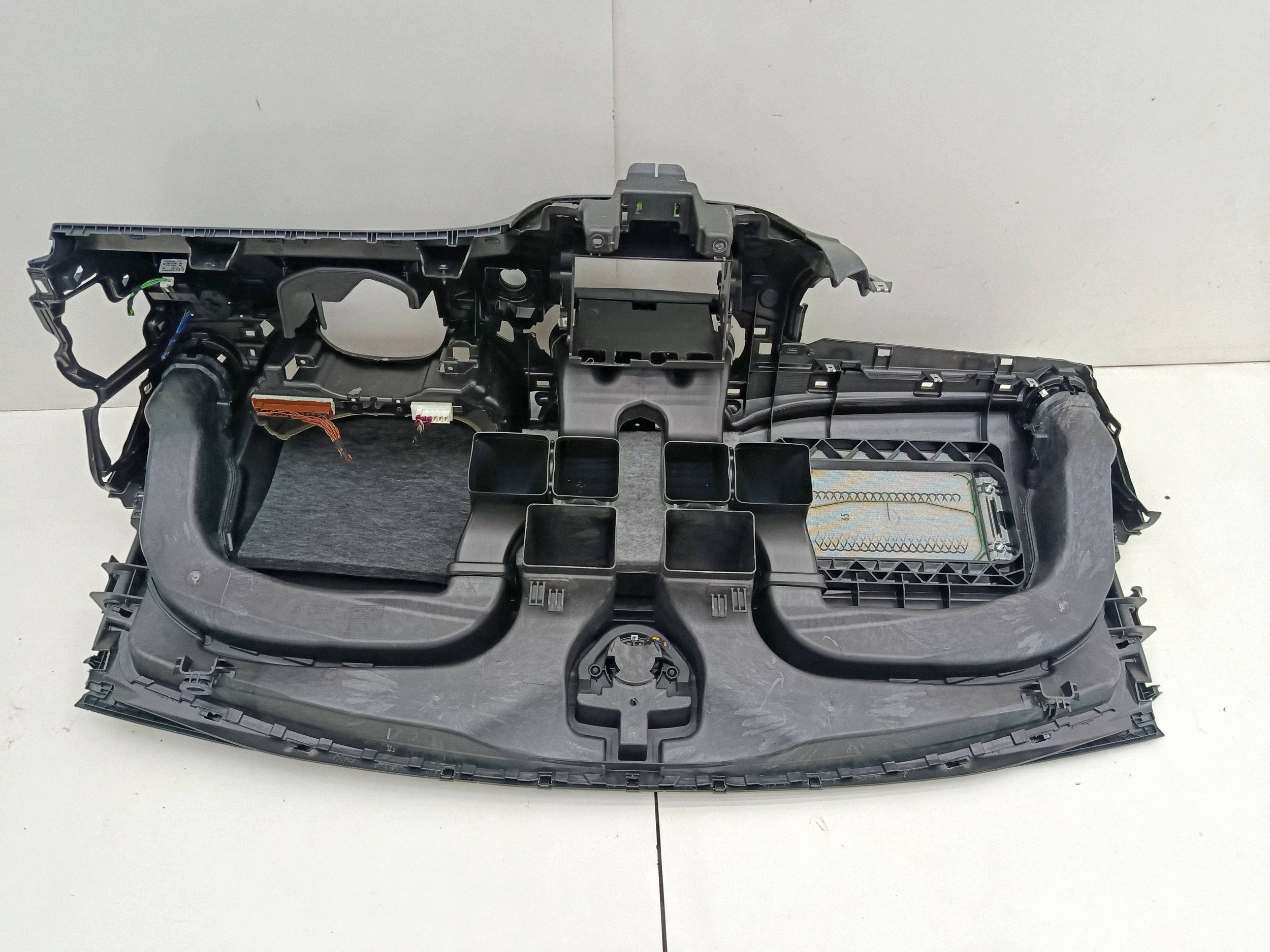 Mercedes W246 Console Tableau de Bord Europe image 10