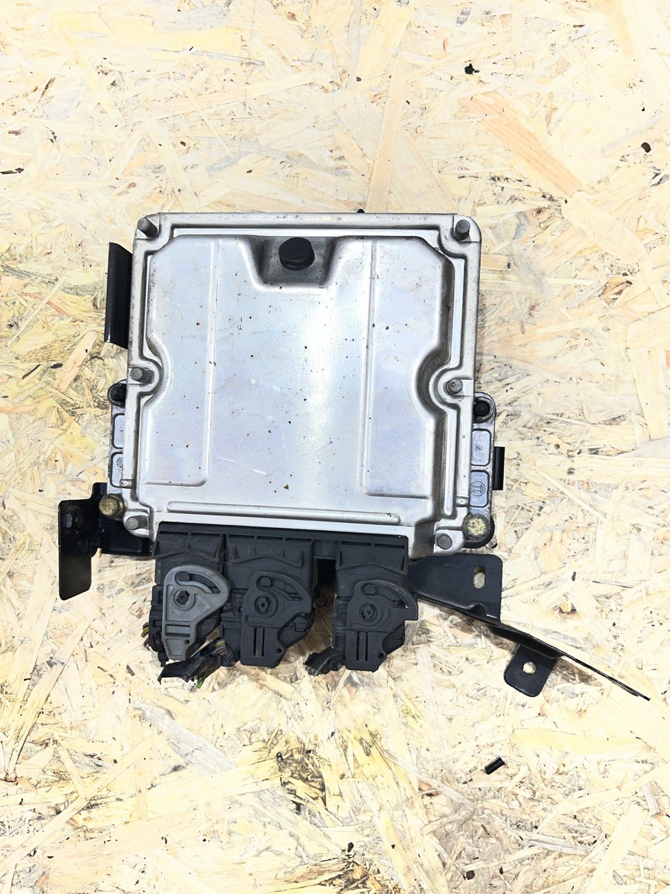 ECU Engine Computer EDC15 Peugeot 307 SW Used OEM image 2