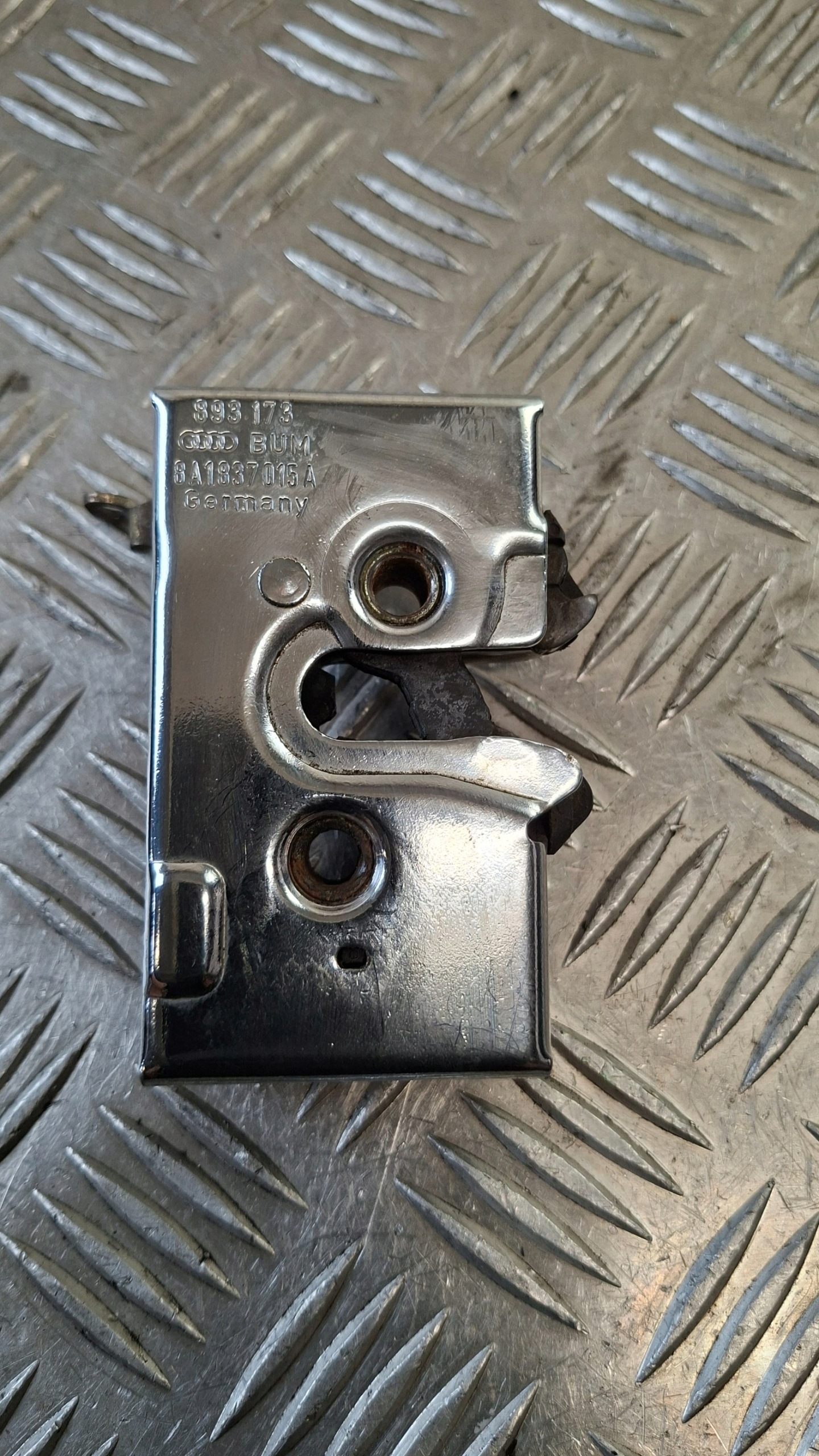 Fechadura da porta esquerda dianteira Audi 80 B4 8A1837015A image 3