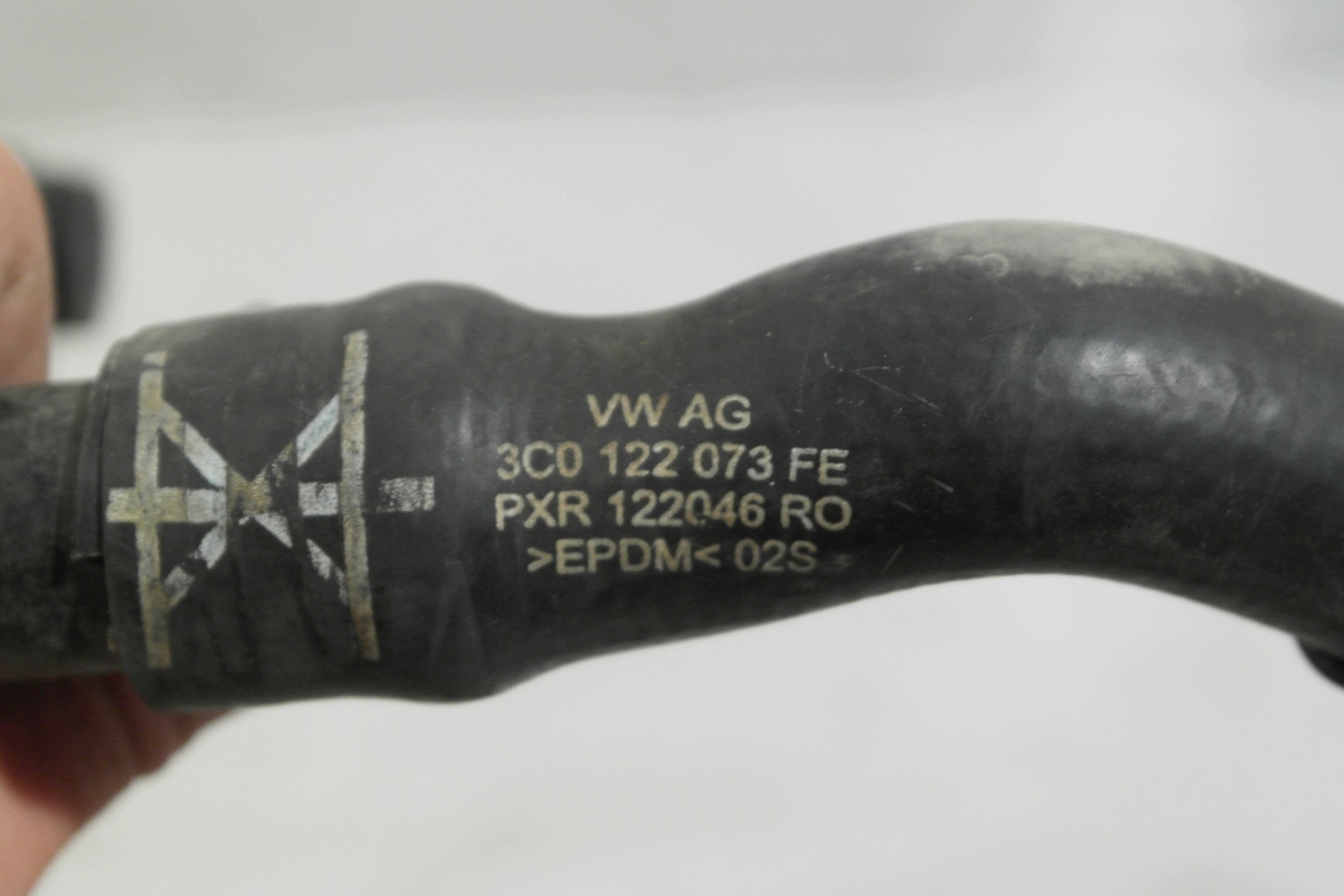 Used Water Hose 3C0122073FE for VW Audi