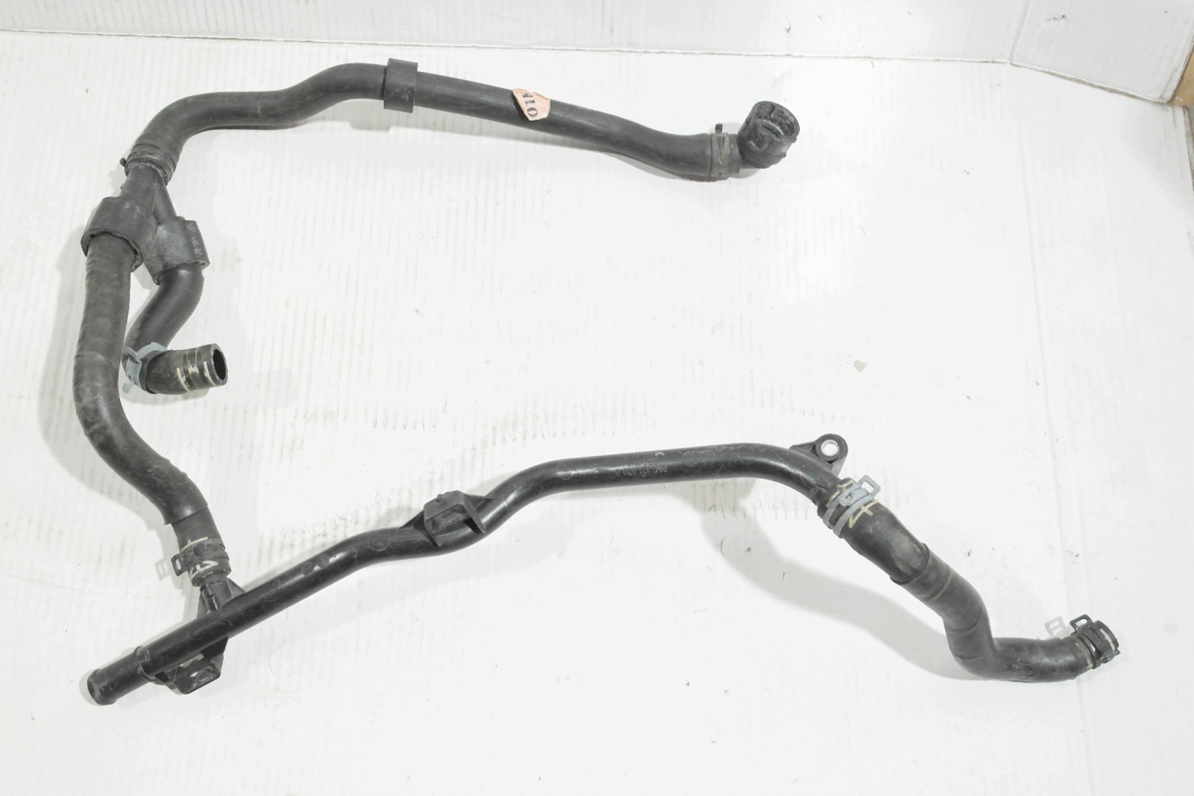 Conduit d'eau VW AUDI SEAT SKODA 04C121070B image 2