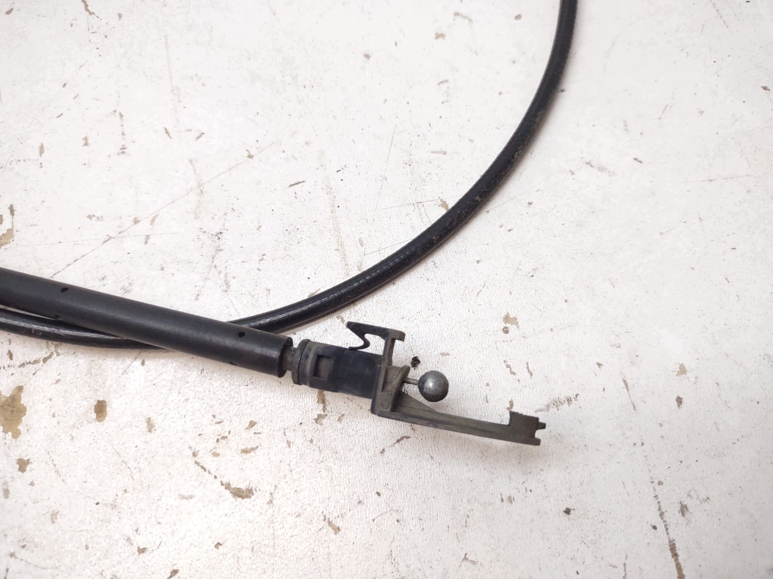 Câble d'ouverture capot VW Polo 9N 6Q1823531F image 3