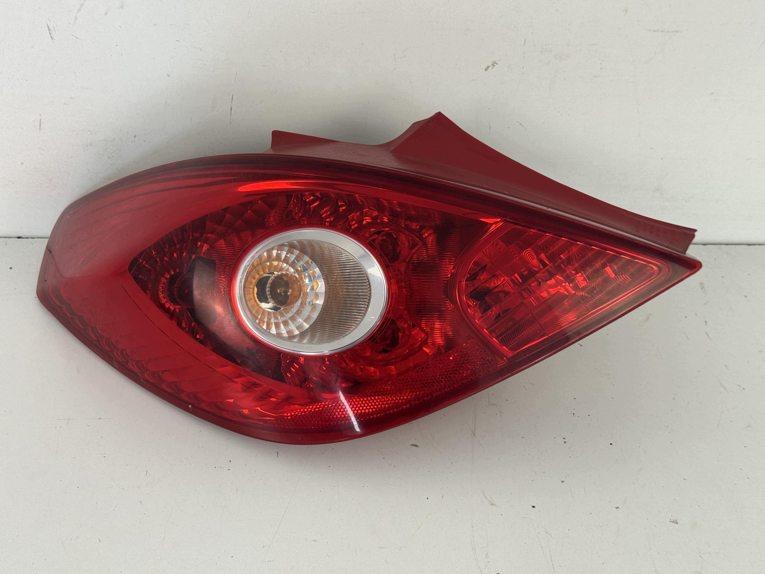 Feu arrière gauche Opel Corsa D 13186350 image 2