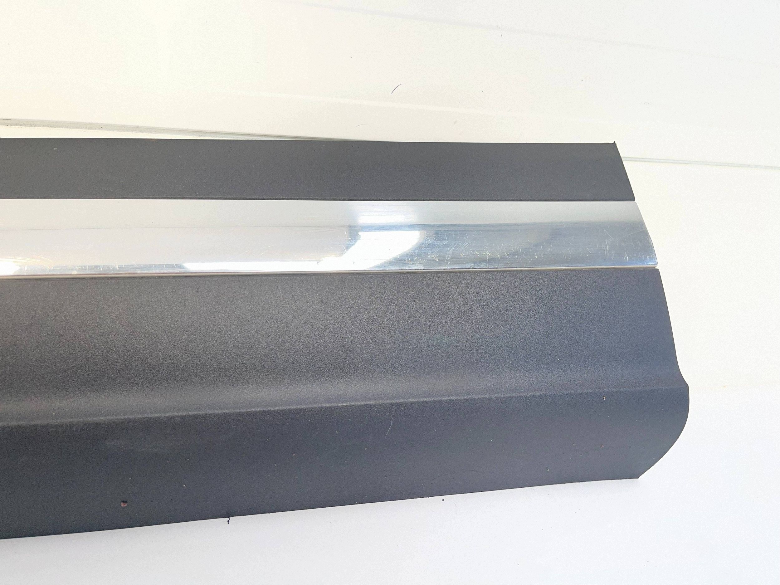 MG HS Baguette porte gauche avant 10423721 image 3