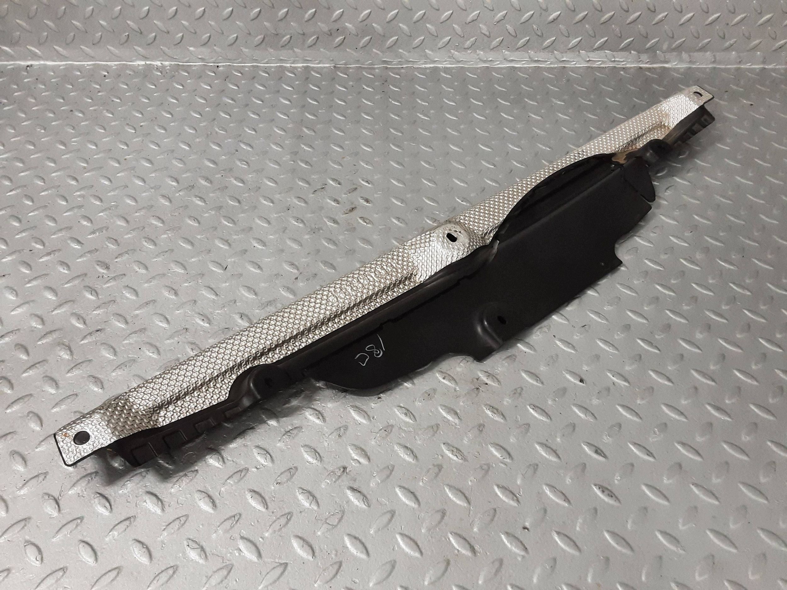 BMW XM äänenvaimentimen elementti 51759451725 image 3