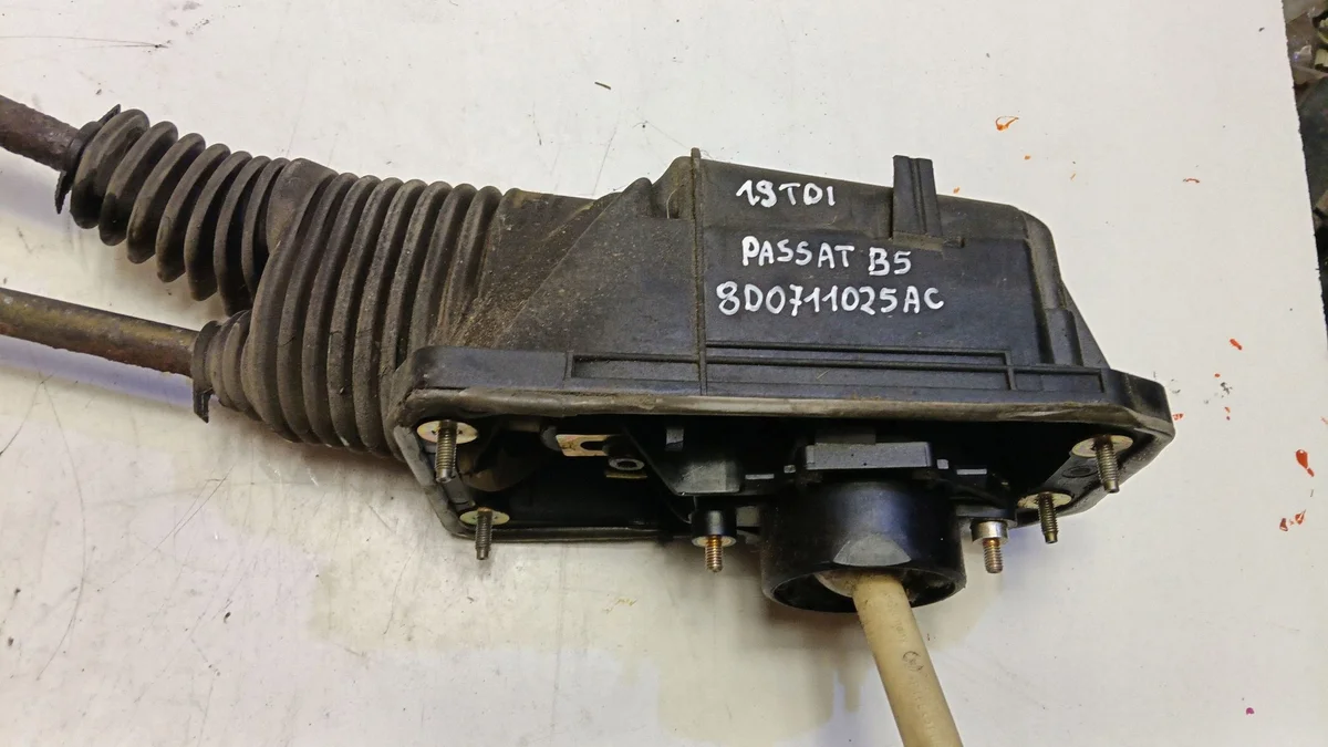 Schalthebel VW Passat B5 8D0711025AC