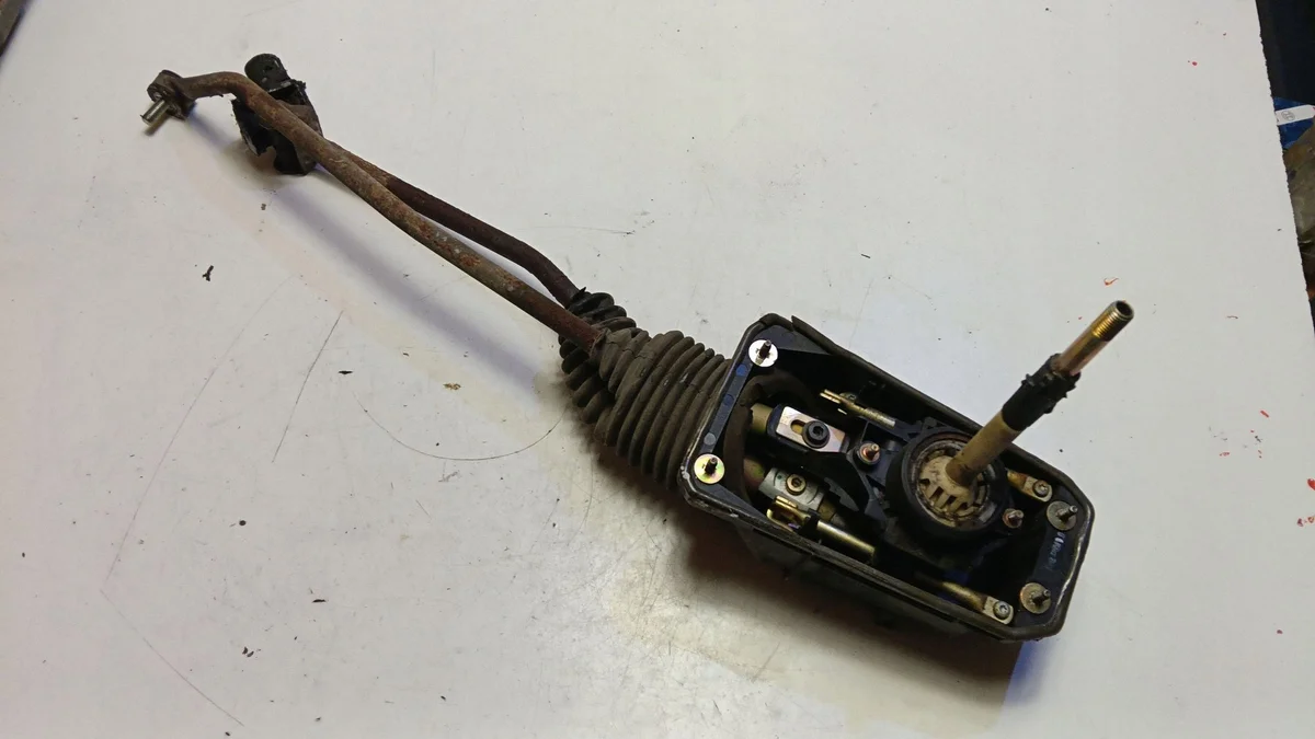 Levier de vitesse VW Passat B5 8D0711025AC image 3