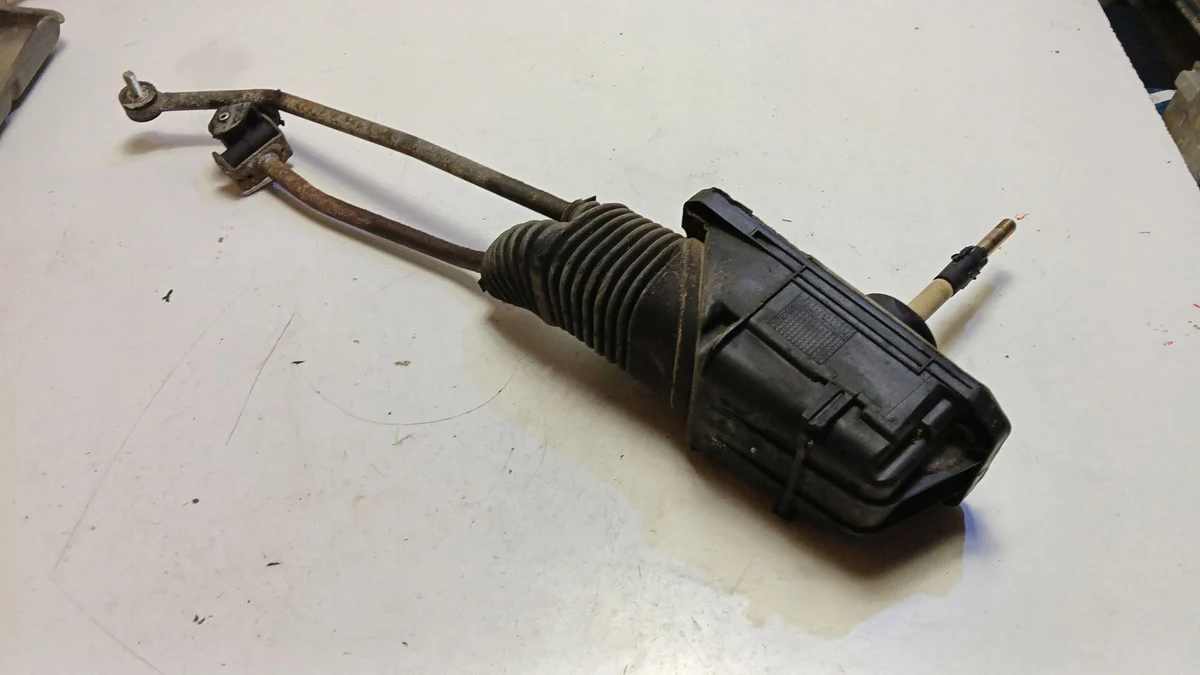 Levier de vitesse VW Passat B5 8D0711025AC image 5