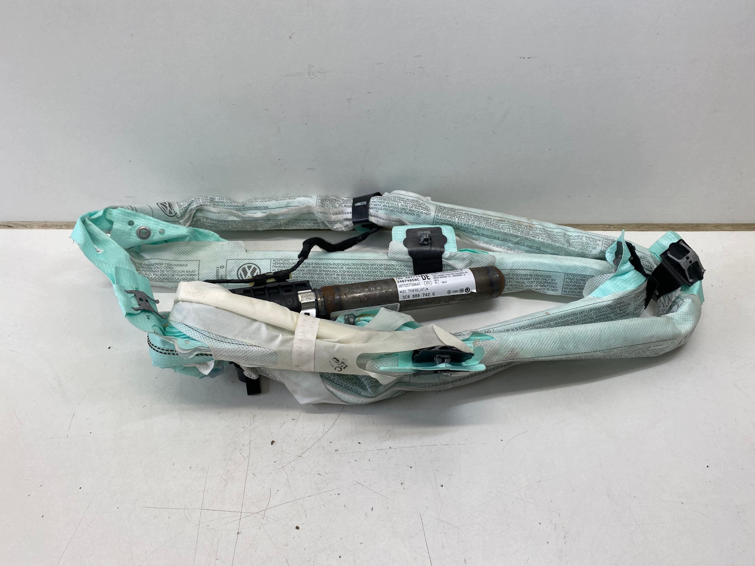 Airbag tendina destro VW Passat B7 3C0880742G