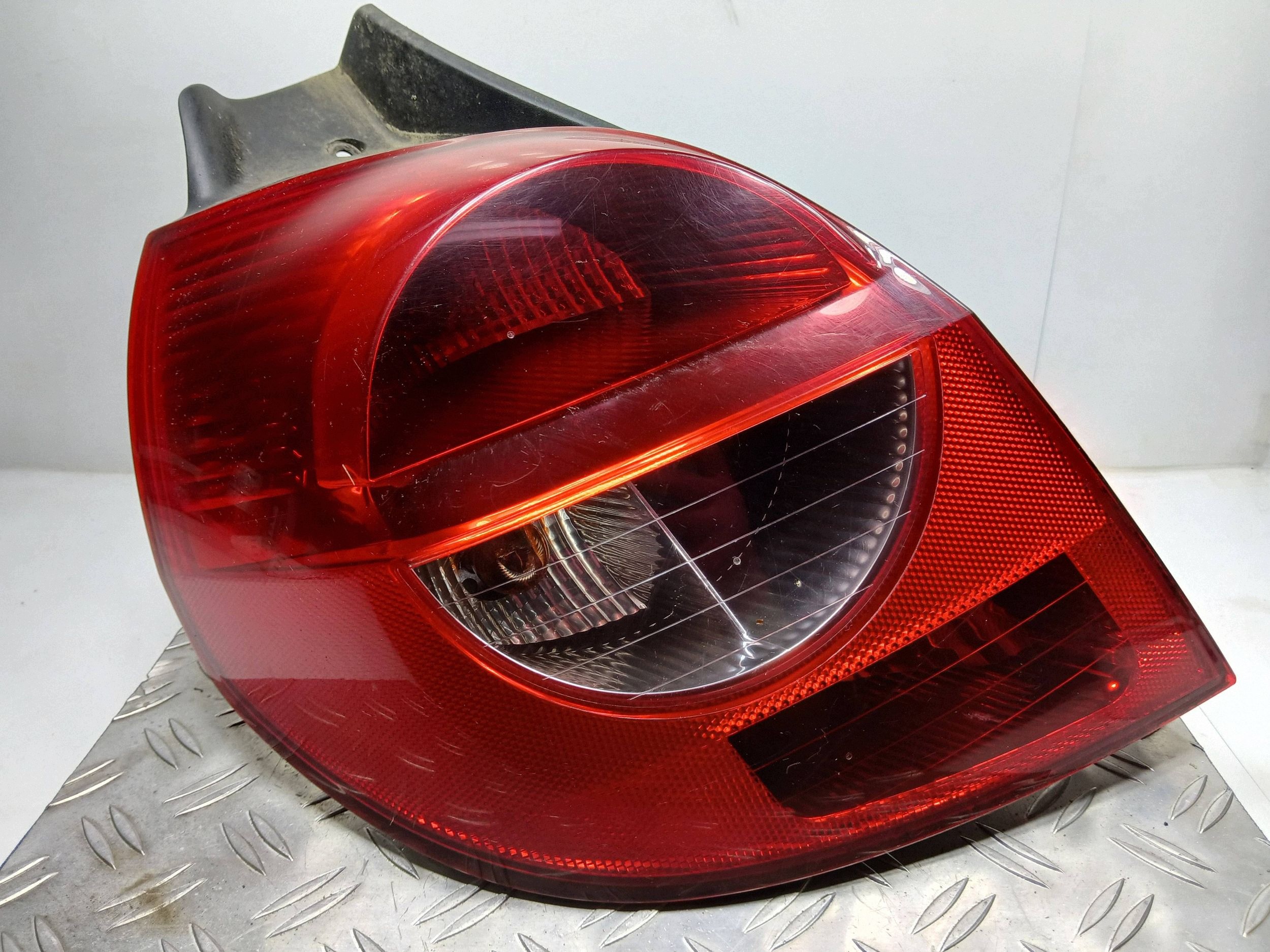 Left Tail Light Insert Renault Clio III HB OEM 159296KAS image 2