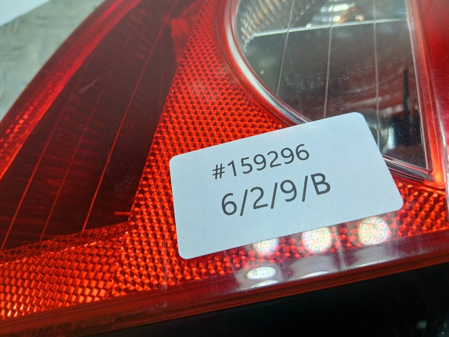Left Tail Light Insert Renault Clio III HB OEM 159296KAS image 3