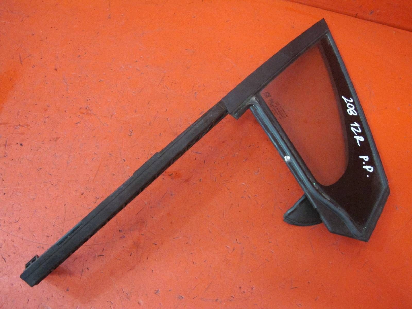 Peugeot OE 9801475980 Side Window Used image 2