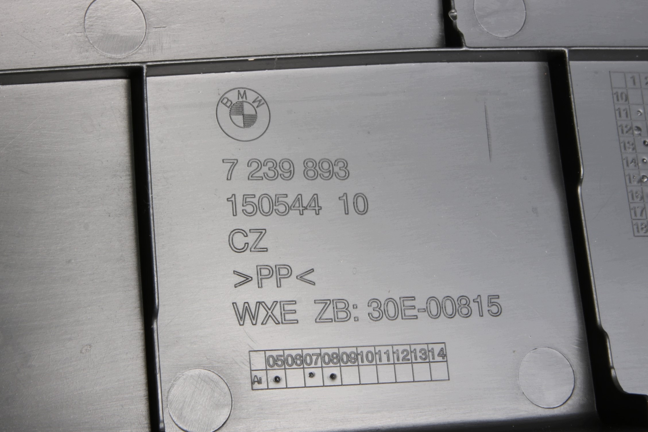 BMW F20 F21 Kofferraumklappenabdeckung gebraucht image 4