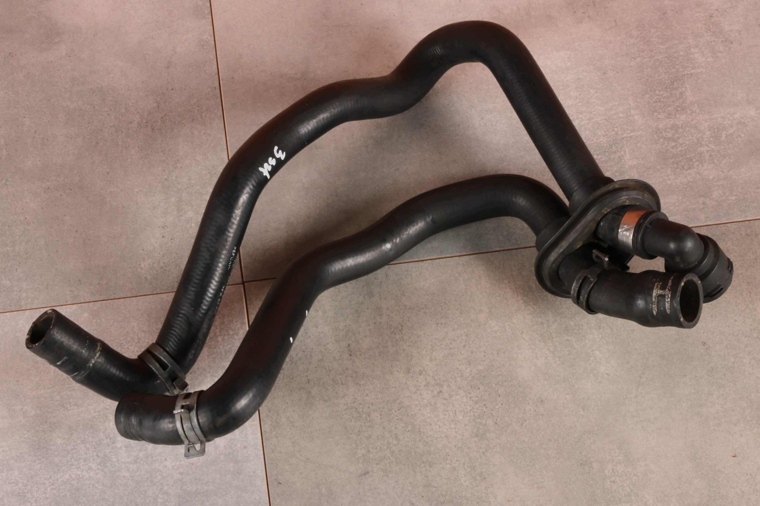 Tuyau d'eau Audi VW Skoda 8D0819373M image 4
