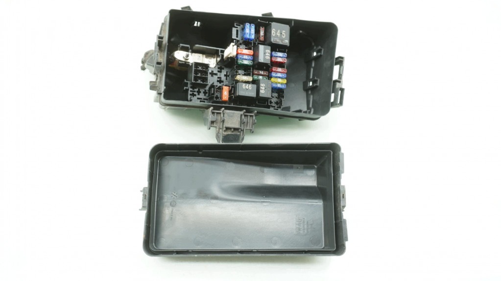Sulakekotelo VW Golf VIII 5WA937125B image 6