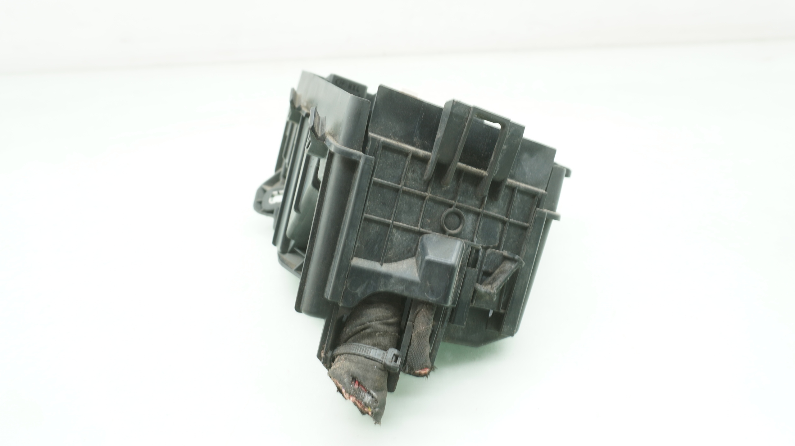 Sulakekotelo VW Golf VIII 5WA937125B image 10