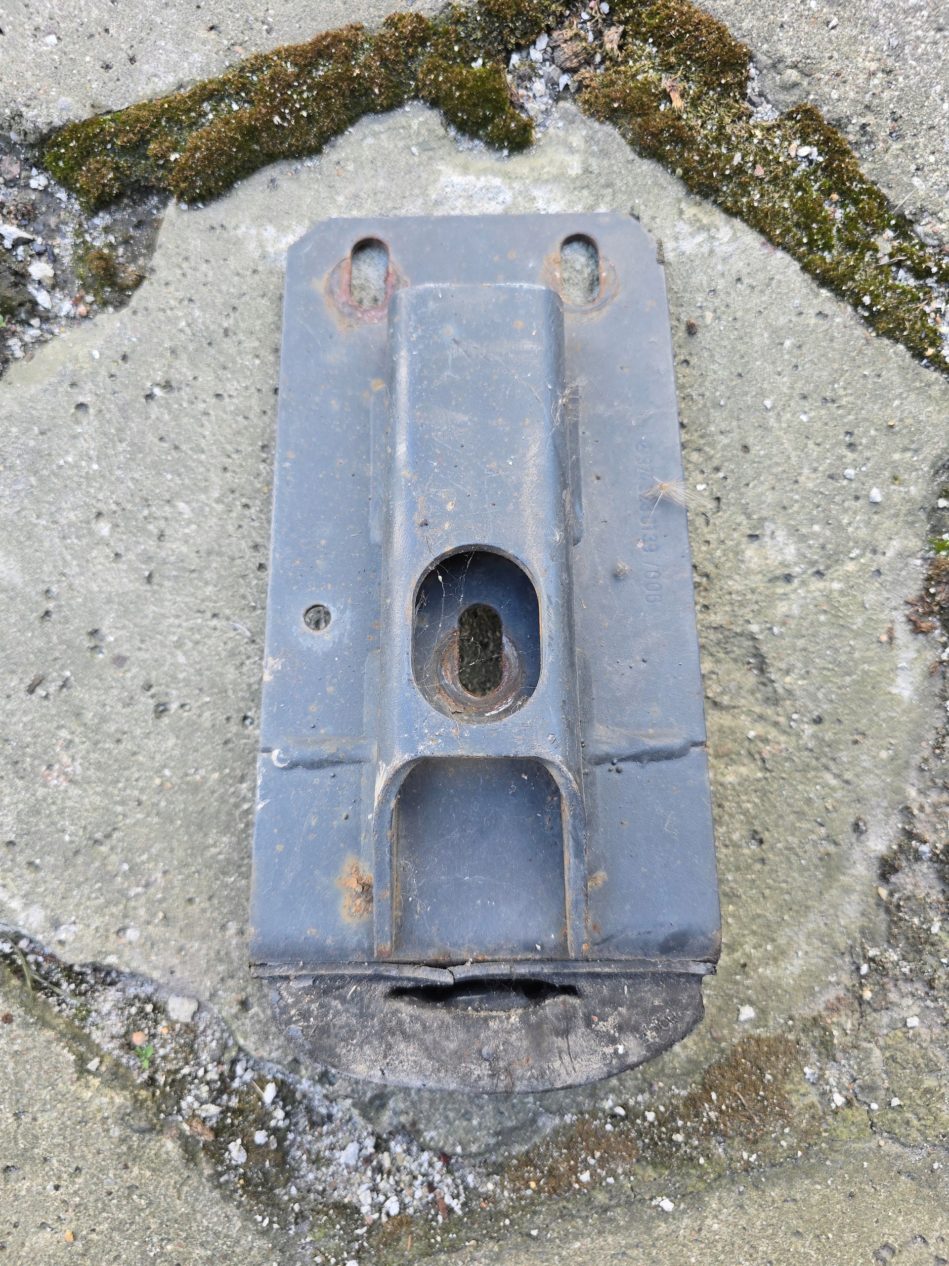 ATEGO Rear Frame Bumper Stop HL2 17.5" OEM 9743280139