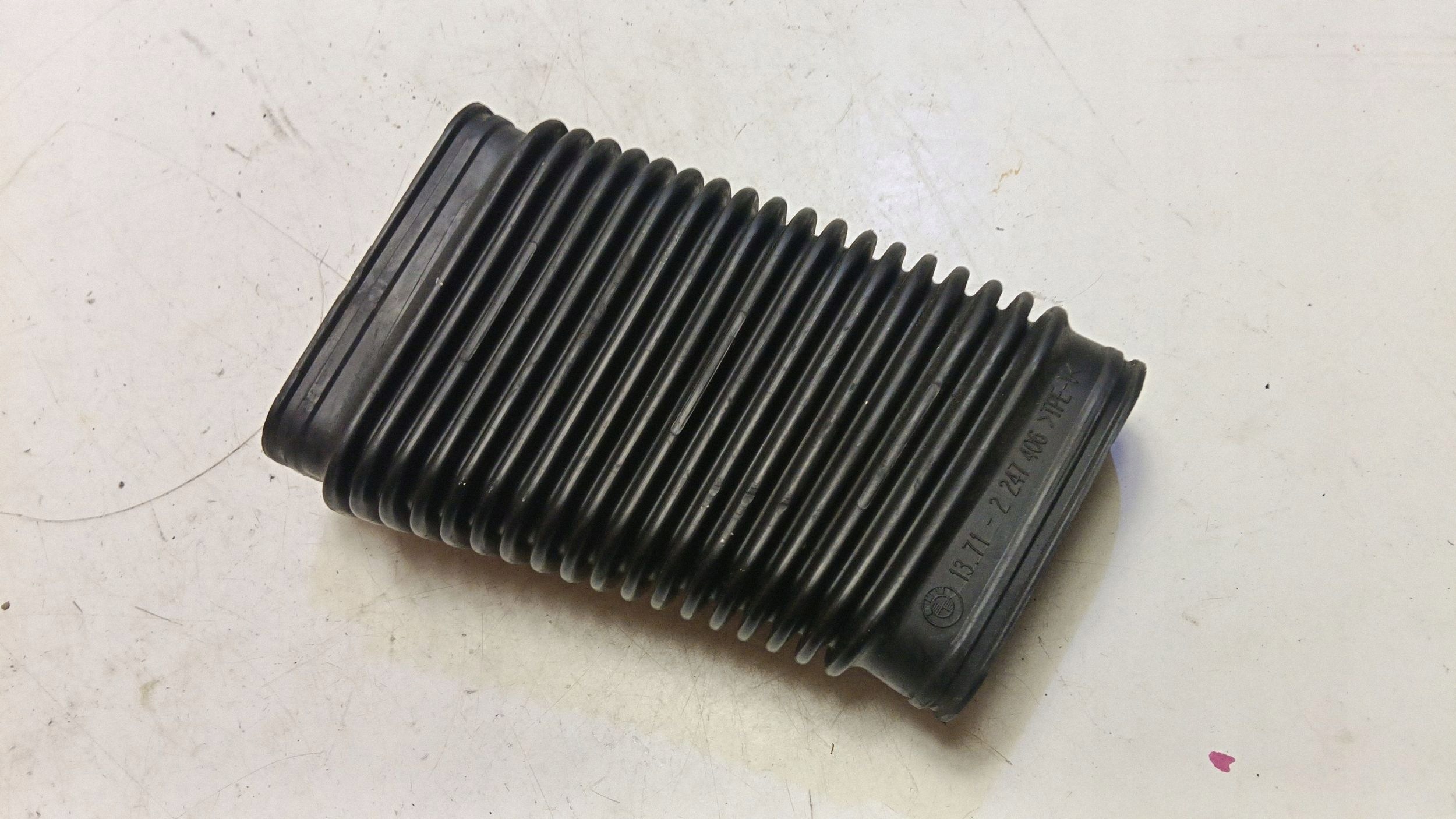 Luftansaugschlauch BMW E46 320d 136 PS OEM 13712247406 image 3