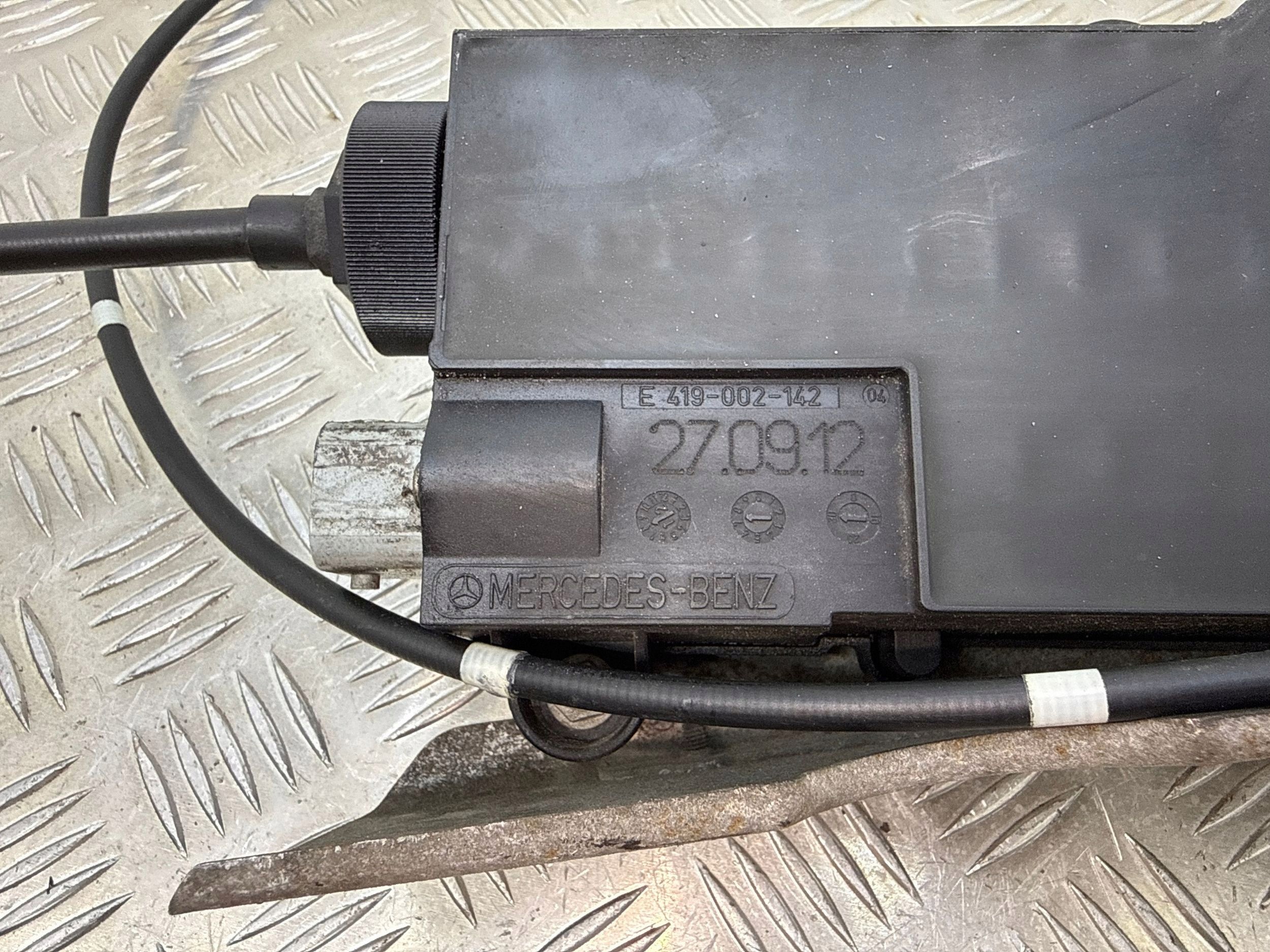 Handbremsmotor Mercedes S W221 A2214302849 image 9