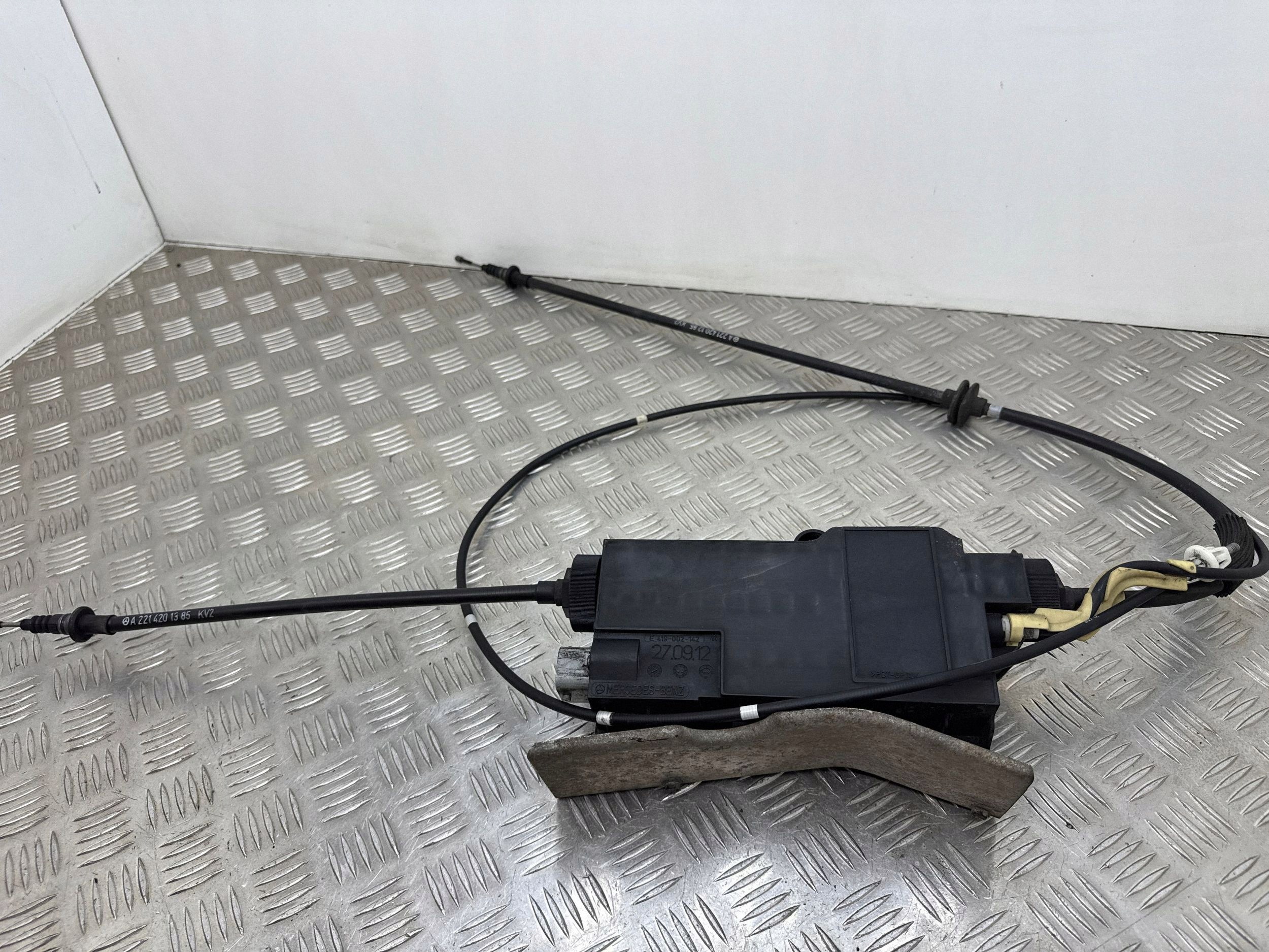Handbremsmotor Mercedes S W221 A2214302849 image 10