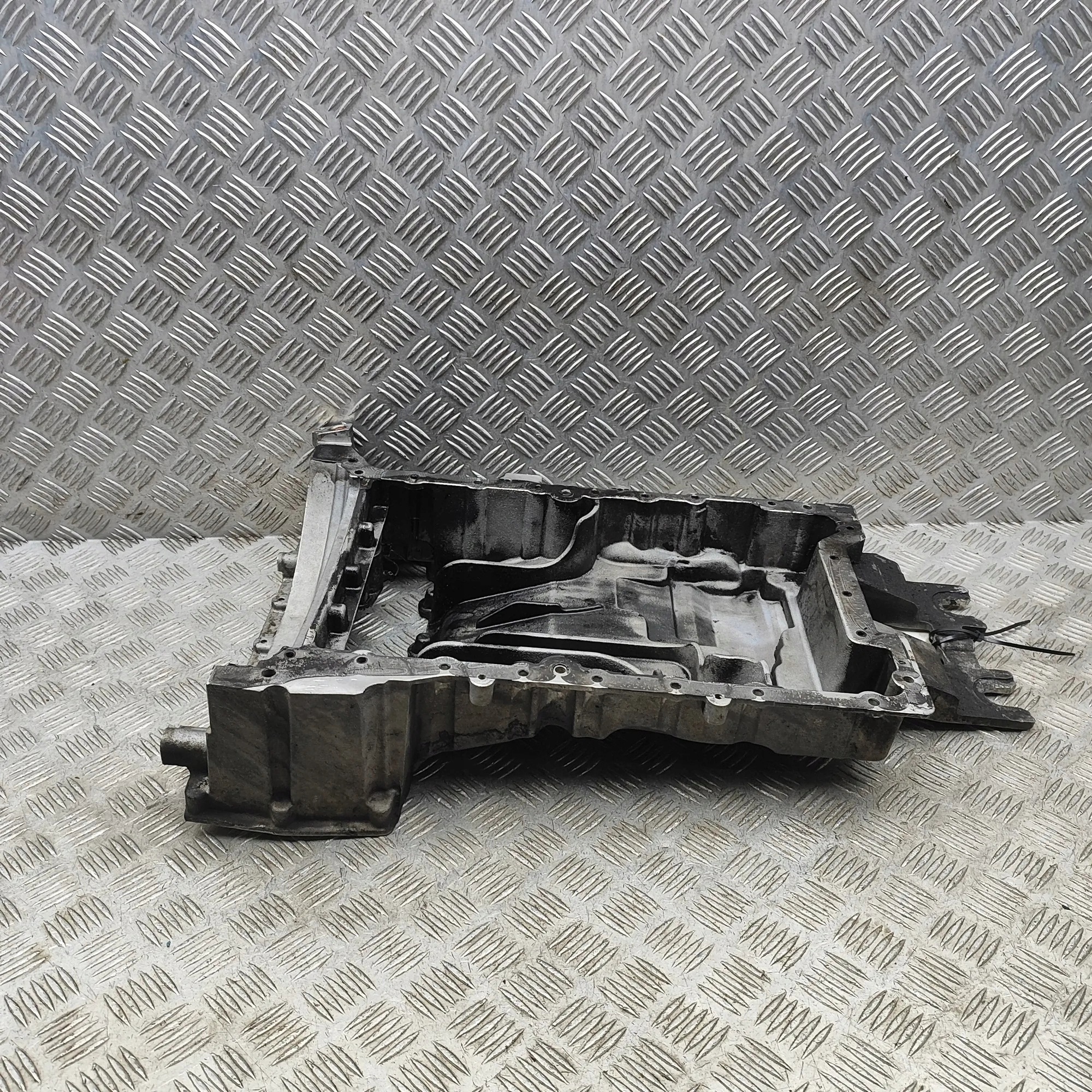 Carter d'huile Mercedes E W212 A6420142500 image 2