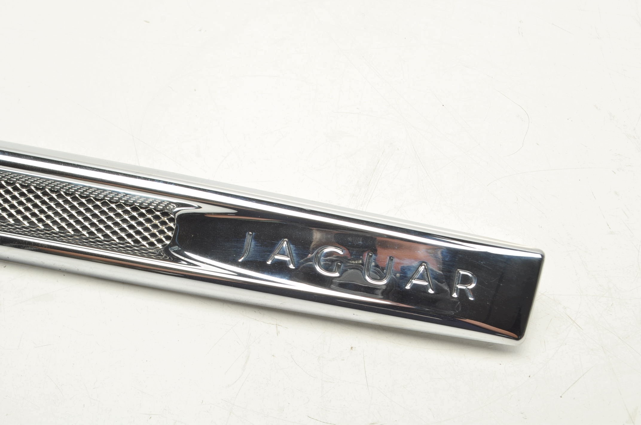 Jaguar XJ X351 Moldura Guarda-lamas Esquerda image 3