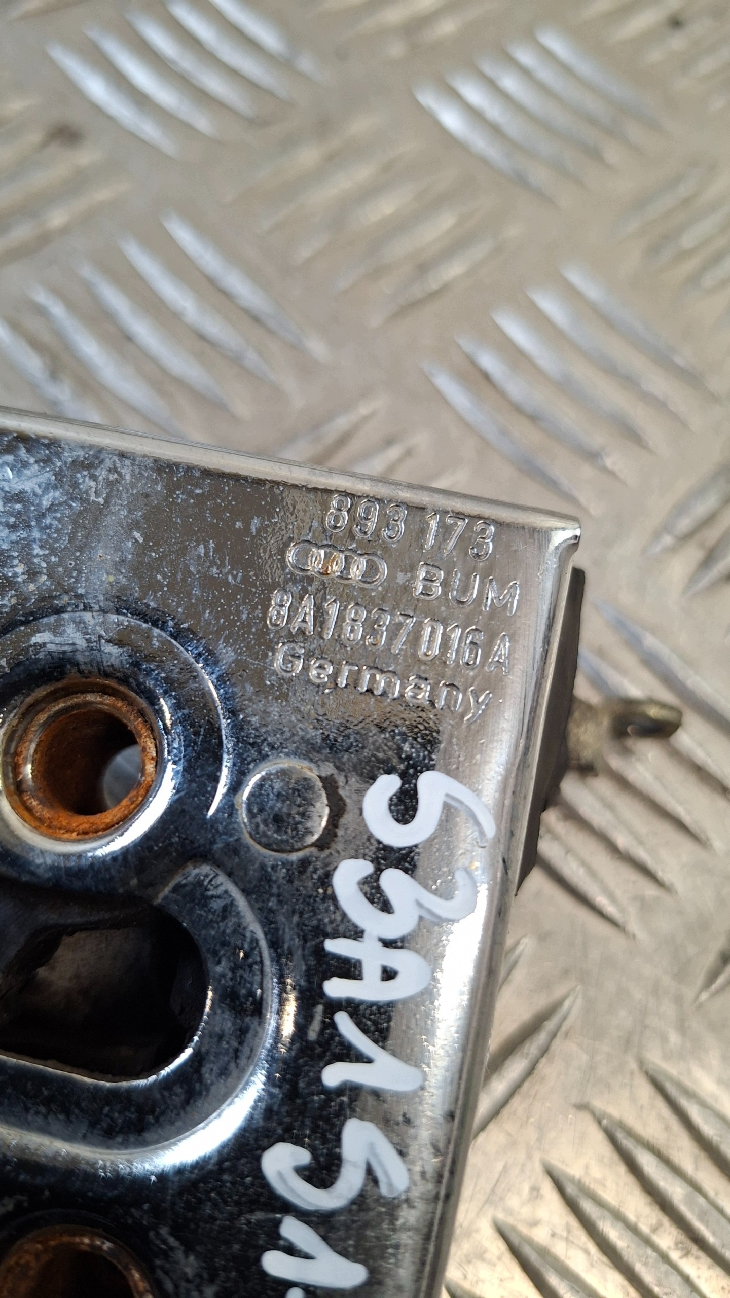 Oven lukko, etu oikea, Audi 80 B4, OEM 8A1837046A image 3