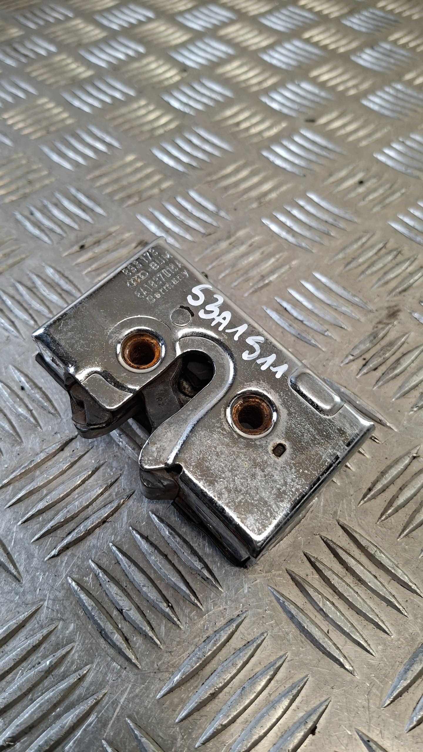 Oven lukko, etu oikea, Audi 80 B4, OEM 8A1837046A image 4