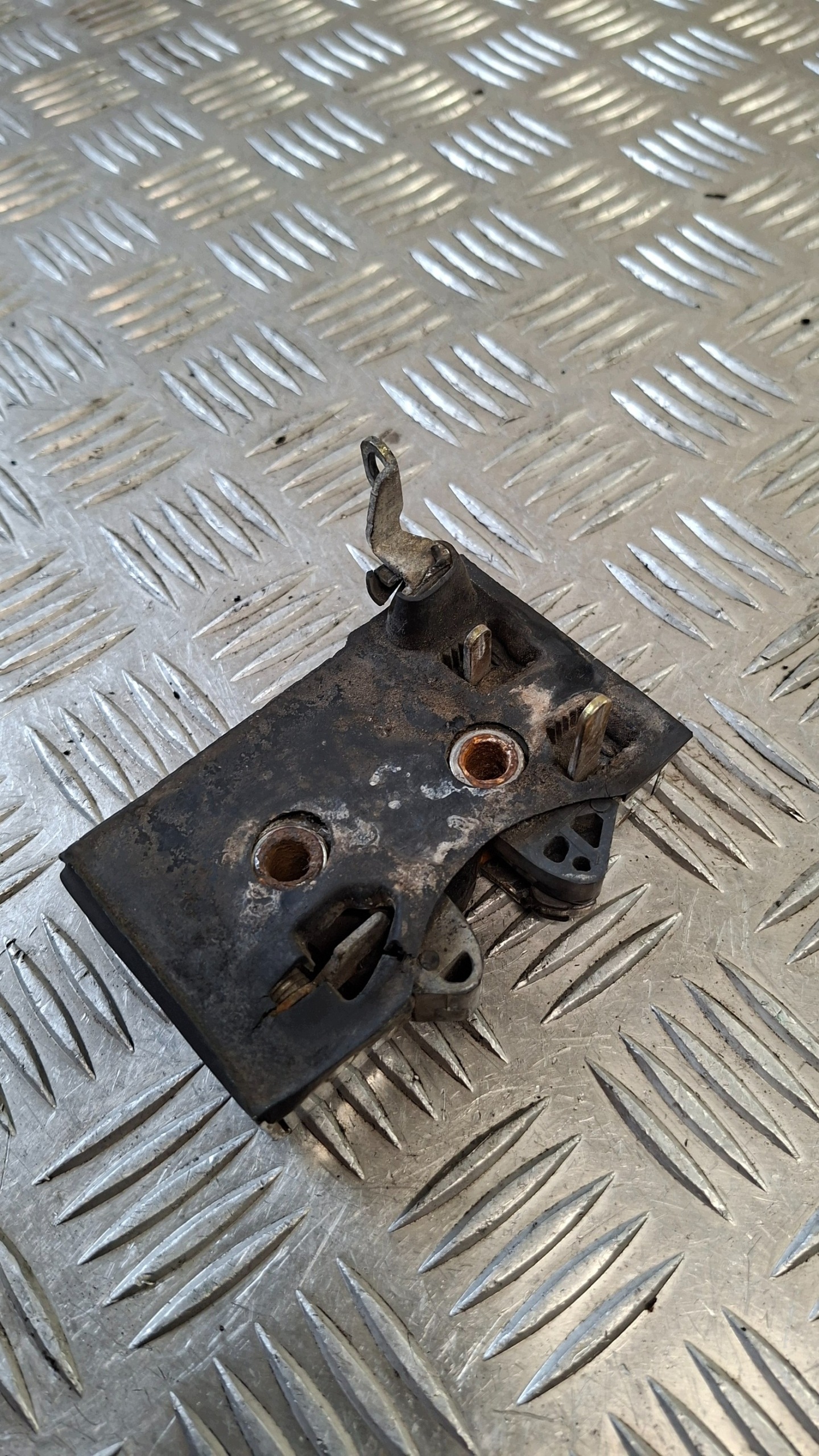 Oven lukko, etu oikea, Audi 80 B4, OEM 8A1837046A image 6