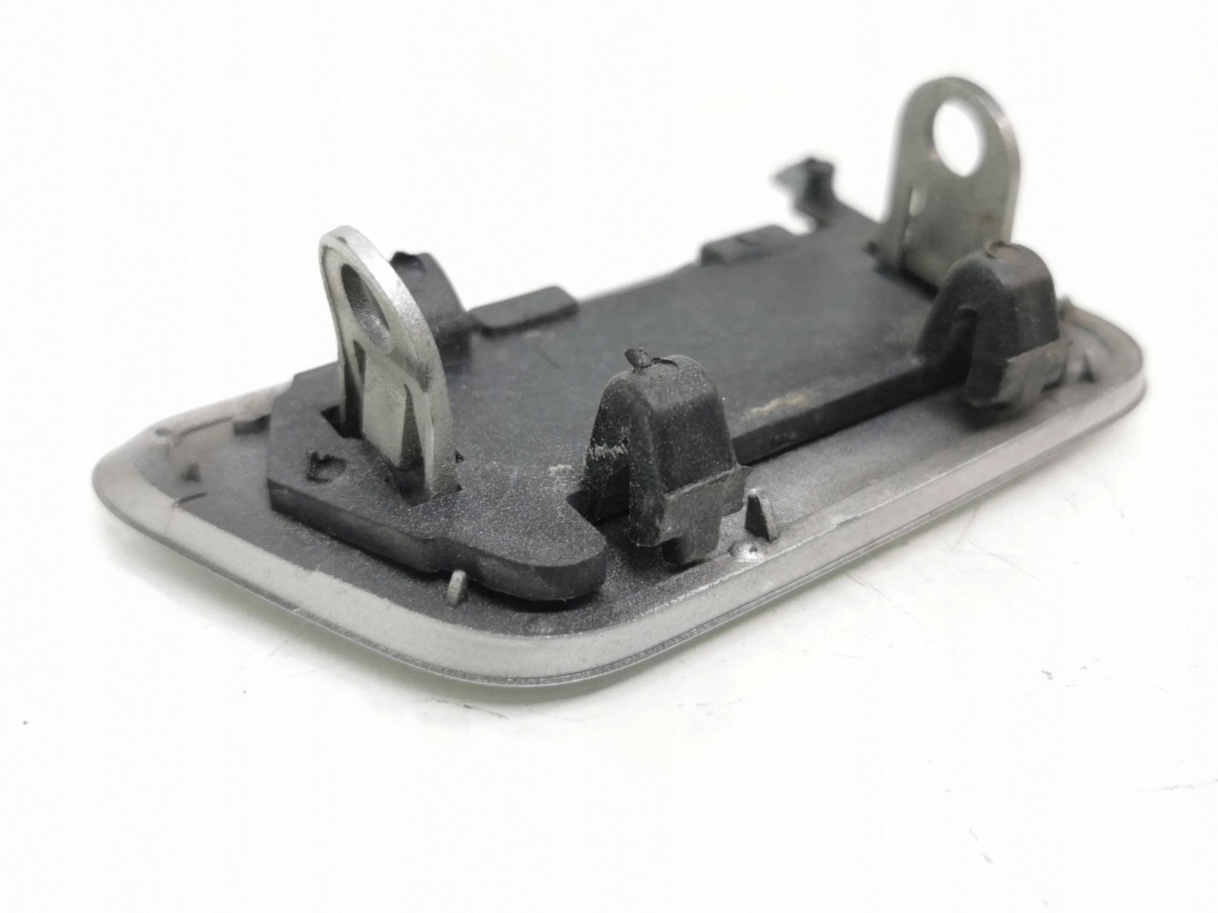 BMW 5 E60 E61 2008 Avant gauche Cache de lave-phare image 3